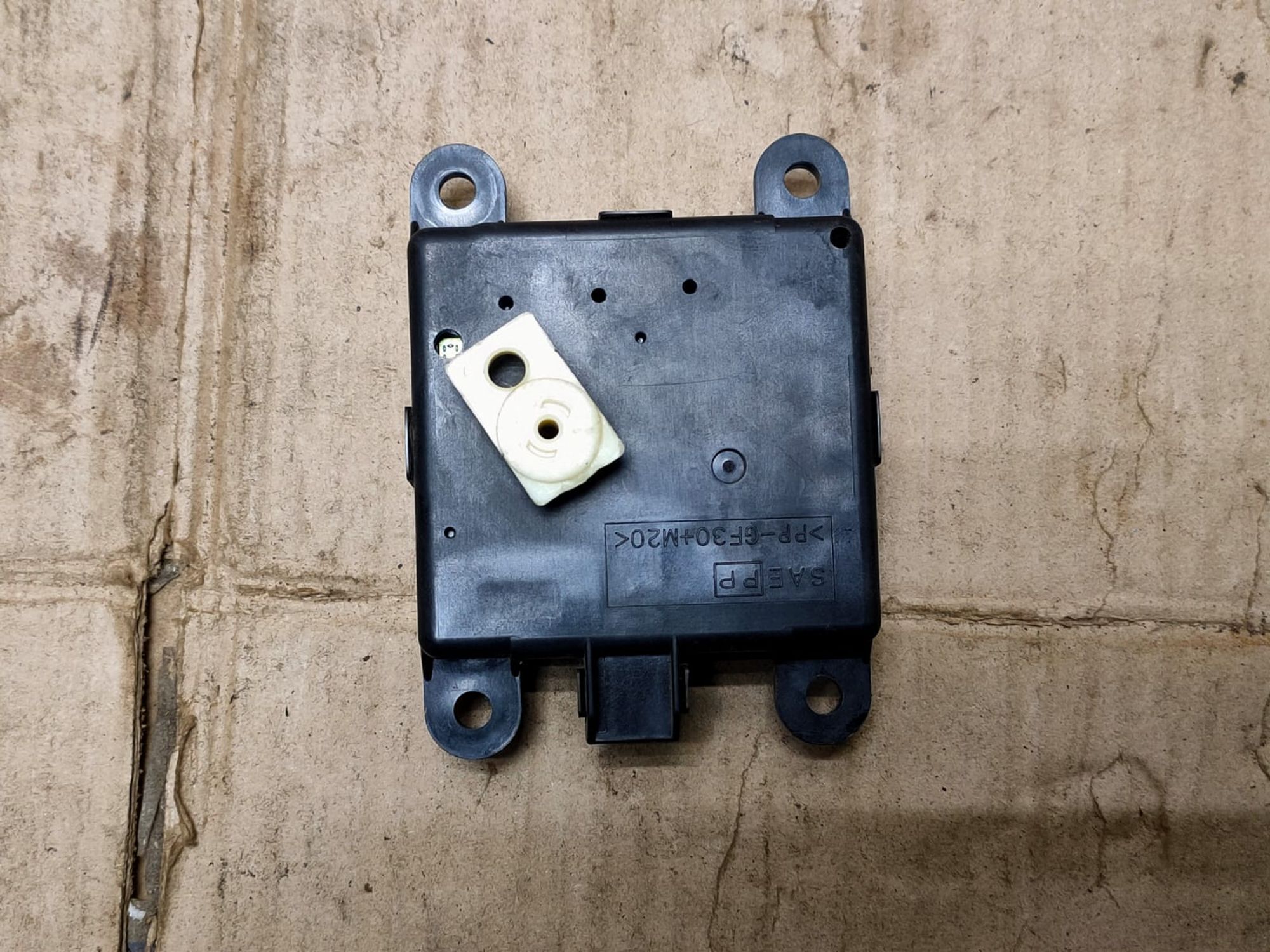 https://gcs.partsauto.market/rn-stockpro.appspot.com/thmbs/userImages/d89d66a30f14dbad161fb7a986aa0fe5/part/b8205f0e-32d7-427d-b617-8d17264d2608_1746281167557.jpg