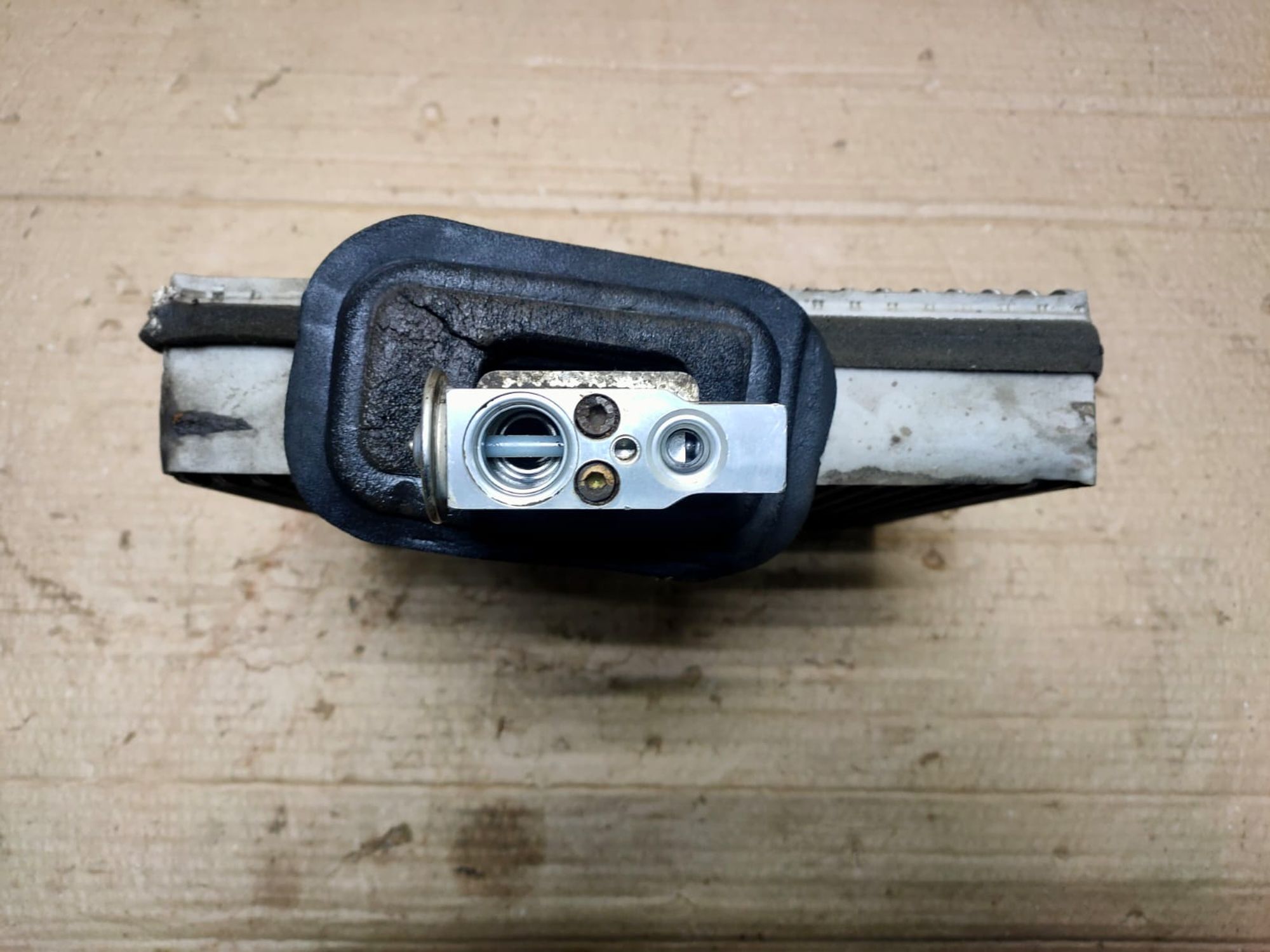 https://gcs.partsauto.market/rn-stockpro.appspot.com/thmbs/userImages/d89d66a30f14dbad161fb7a986aa0fe5/part/b8efb8c2-1f72-409b-8602-5fbcd2a91602_1750316801689.jpg