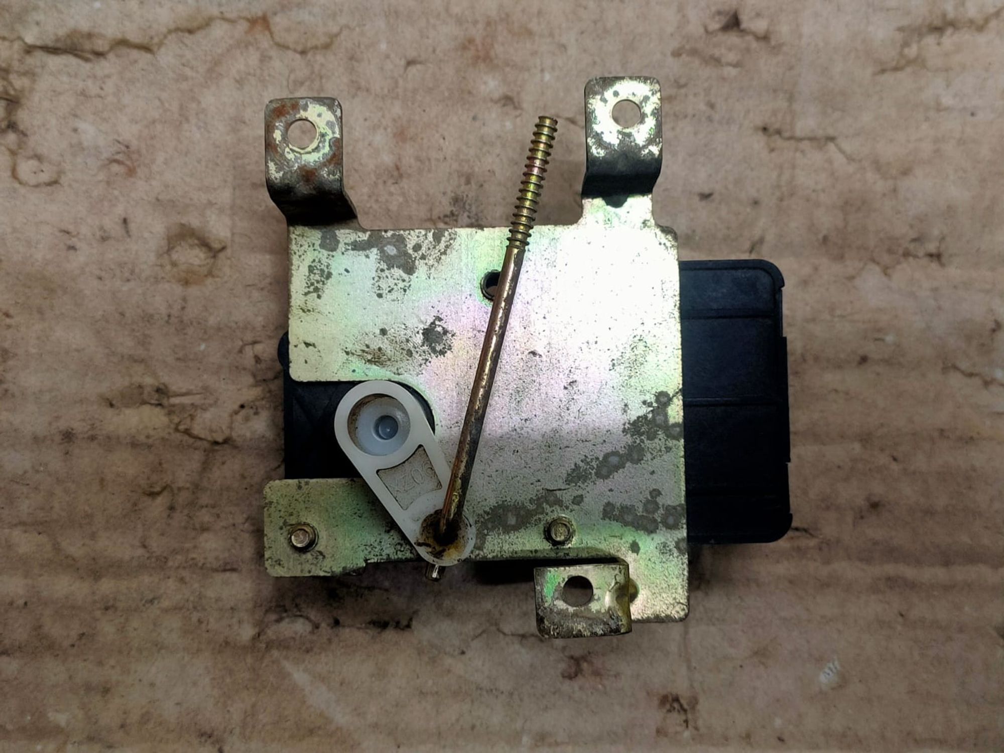 https://gcs.partsauto.market/rn-stockpro.appspot.com/thmbs/userImages/d89d66a30f14dbad161fb7a986aa0fe5/part/c12032fe-c335-4f2c-9eae-2cd985ea54e9_1749716649810.jpg