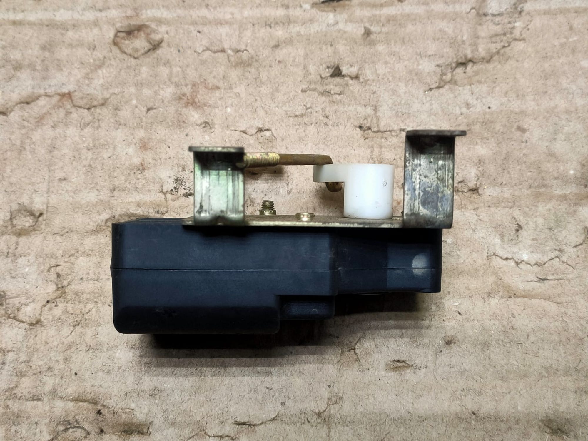 https://gcs.partsauto.market/rn-stockpro.appspot.com/thmbs/userImages/d89d66a30f14dbad161fb7a986aa0fe5/part/c79dce5b-67be-42ae-9ce6-d935ebfdda3c_1749716650547.jpg
