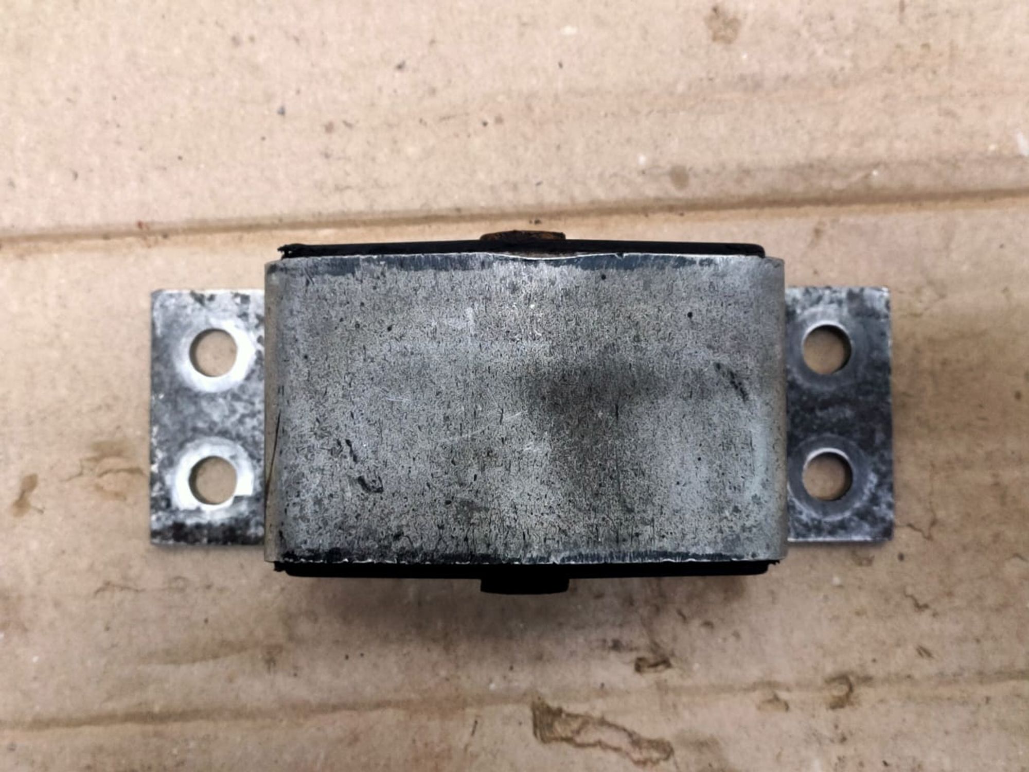 https://gcs.partsauto.market/rn-stockpro.appspot.com/thmbs/userImages/d89d66a30f14dbad161fb7a986aa0fe5/part/c8562134-40f4-4e40-889b-c6800ee670e2_1749015564771.jpg