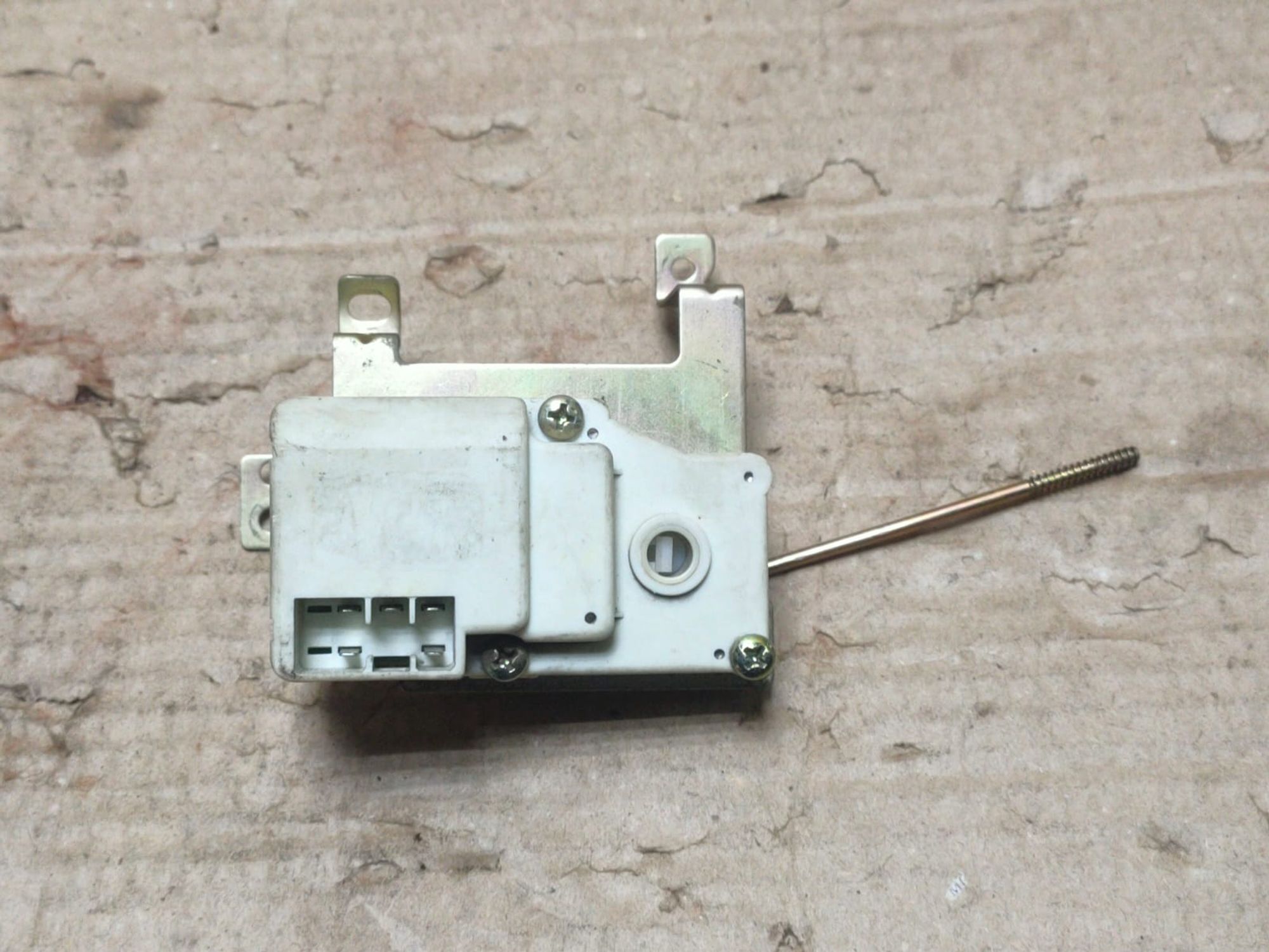 https://gcs.partsauto.market/rn-stockpro.appspot.com/thmbs/userImages/d89d66a30f14dbad161fb7a986aa0fe5/part/caee5dc4-09af-475e-acd0-c4e00a39b3f6_1749716491239.jpg