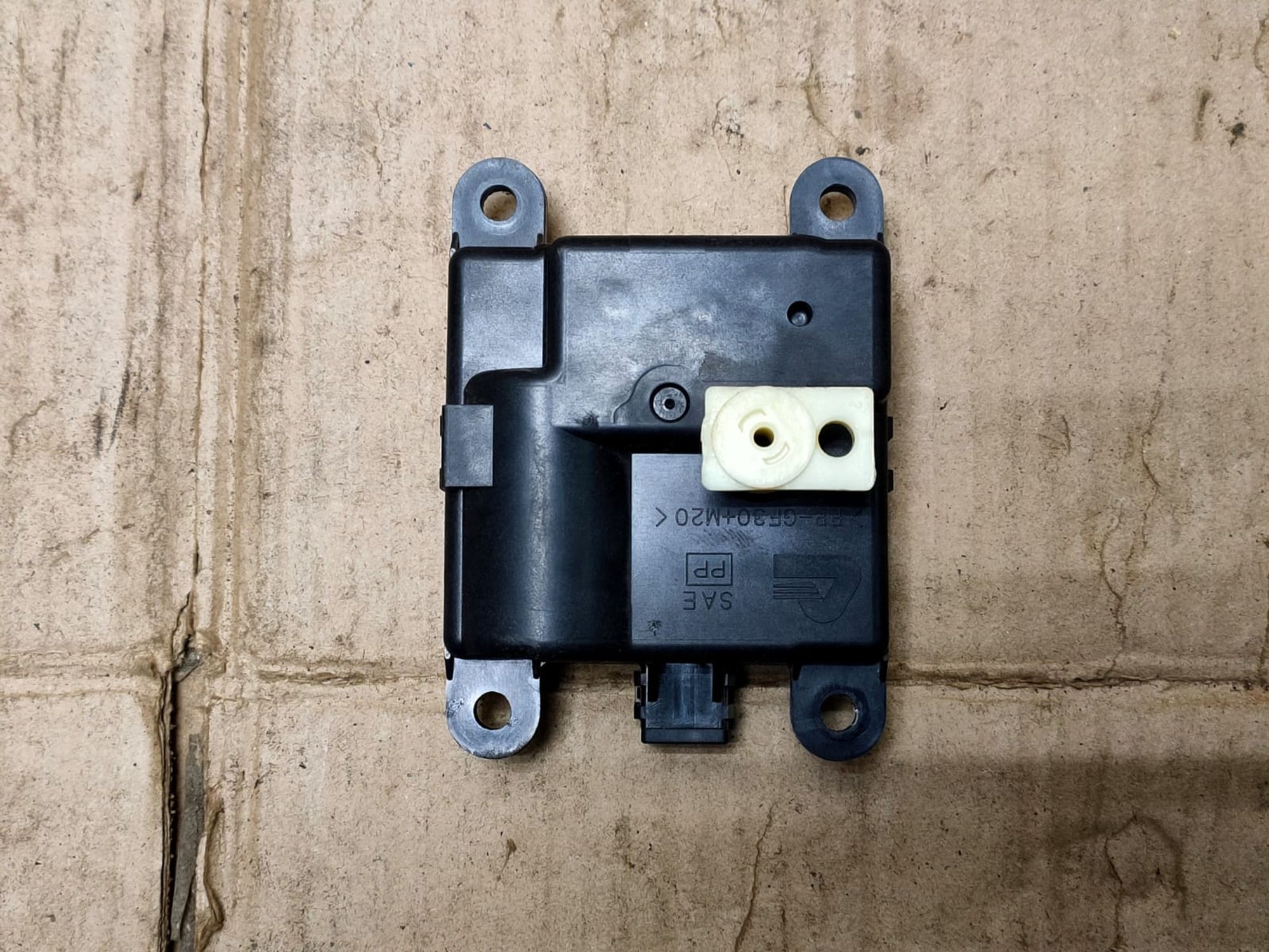 https://gcs.partsauto.market/rn-stockpro.appspot.com/thmbs/userImages/d89d66a30f14dbad161fb7a986aa0fe5/part/d416a0b4-9817-4c6e-a505-8fb67613b4ee_1746280702494.jpg