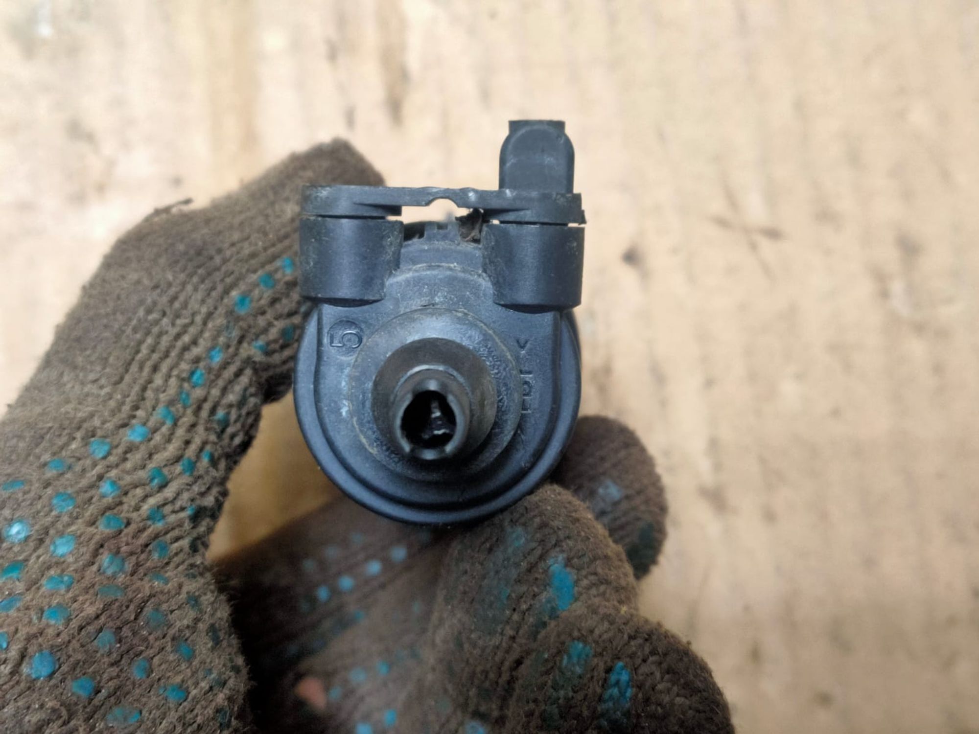 https://gcs.partsauto.market/rn-stockpro.appspot.com/thmbs/userImages/d89d66a30f14dbad161fb7a986aa0fe5/part/f169be84-3543-4740-9de1-0fe9db77c76c_1736492318023.jpg