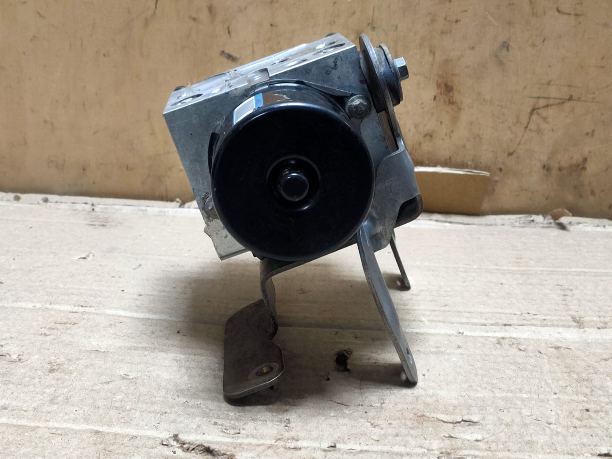 https://gcs.partsauto.market/rn-stockpro.appspot.com/thmbs/userImages/d89d66a30f14dbad161fb7a986aa0fe5/part/f3bd1c35-7f23-4703-9ff5-acefa9e906fc_1749798307021.jpg