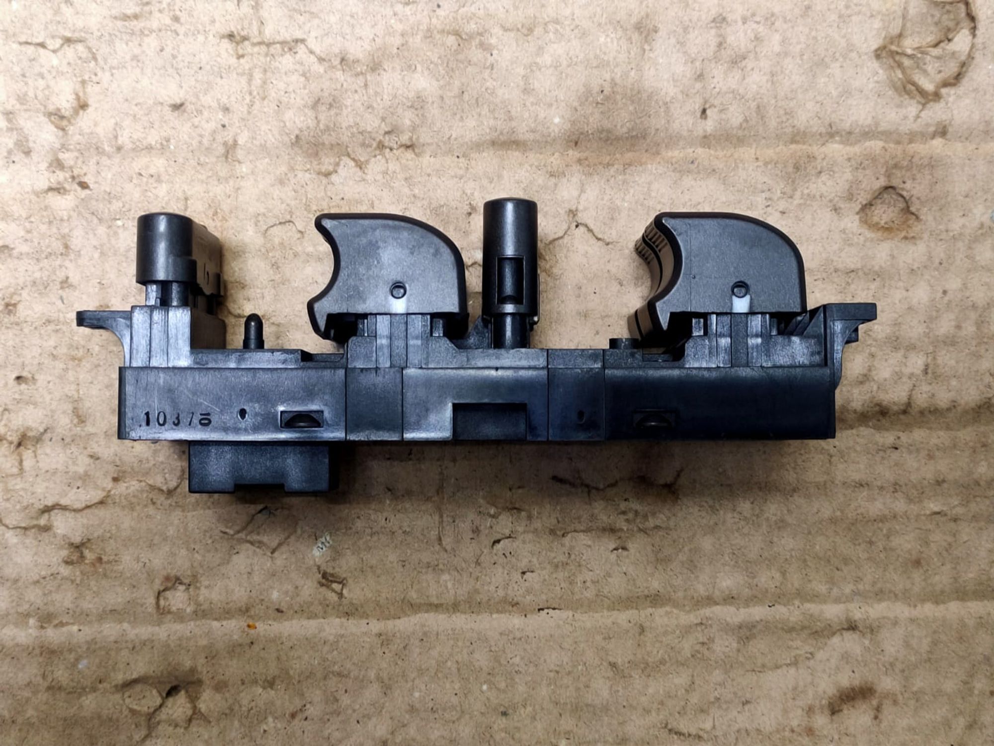 https://gcs.partsauto.market/rn-stockpro.appspot.com/thmbs/userImages/d89d66a30f14dbad161fb7a986aa0fe5/part/f7e6df53-8632-4ffd-b5b0-f91025960b2b_1750398127994.jpg
