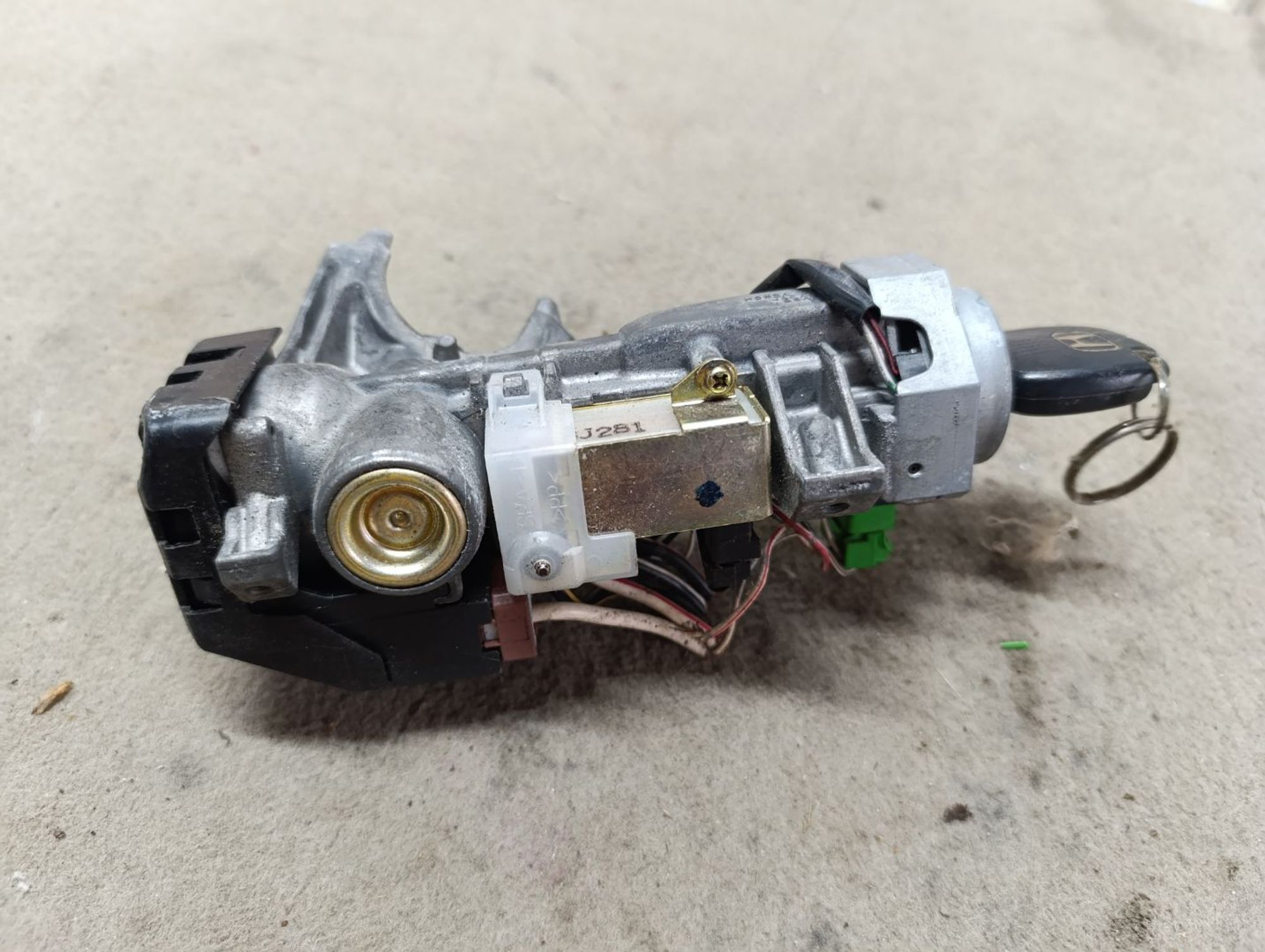 https://gcs.partsauto.market/rn-stockpro.appspot.com/thmbs/userImages/d9b05010c61782443e0b3e264cf05921/part/04fd5cee-519c-4e43-a6cb-17295a81cd11_1750249208283.jpg