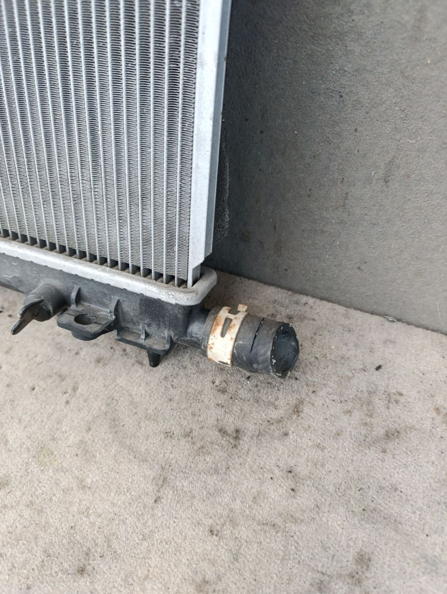 https://gcs.partsauto.market/rn-stockpro.appspot.com/thmbs/userImages/d9b05010c61782443e0b3e264cf05921/part/085e5681-d95e-4e6d-9911-54b6fadea7d4_1748953281247.jpg