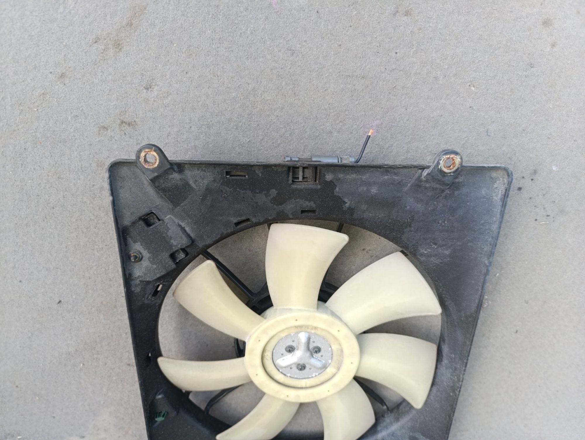 https://gcs.partsauto.market/rn-stockpro.appspot.com/thmbs/userImages/d9b05010c61782443e0b3e264cf05921/part/099d849b-e0ca-489c-95b9-daf328388fff_1748777126855.jpg