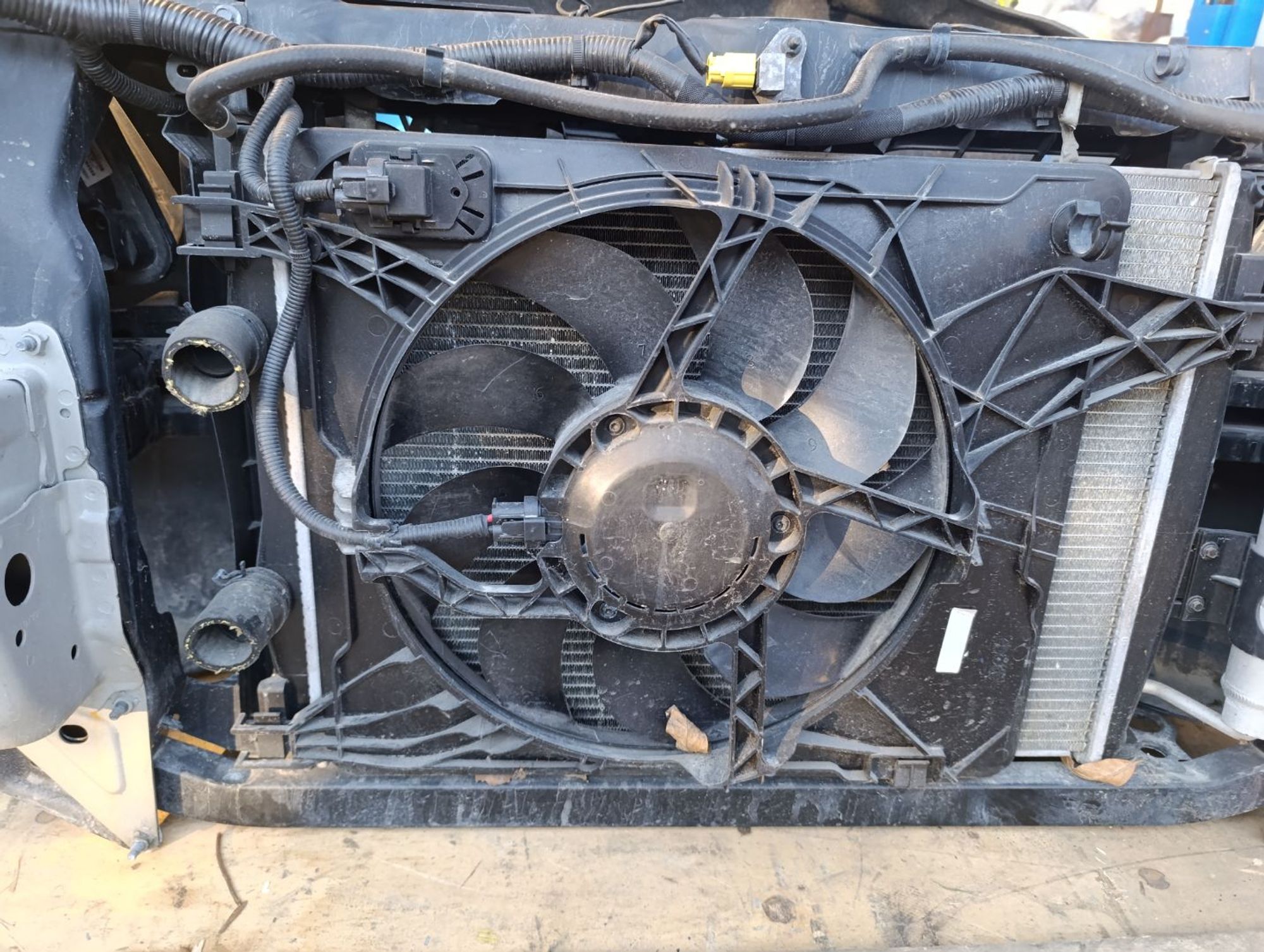 https://gcs.partsauto.market/rn-stockpro.appspot.com/thmbs/userImages/d9b05010c61782443e0b3e264cf05921/part/1ab8149e-ddbb-45b3-b98f-91b907247fb0_1748705365667.jpg