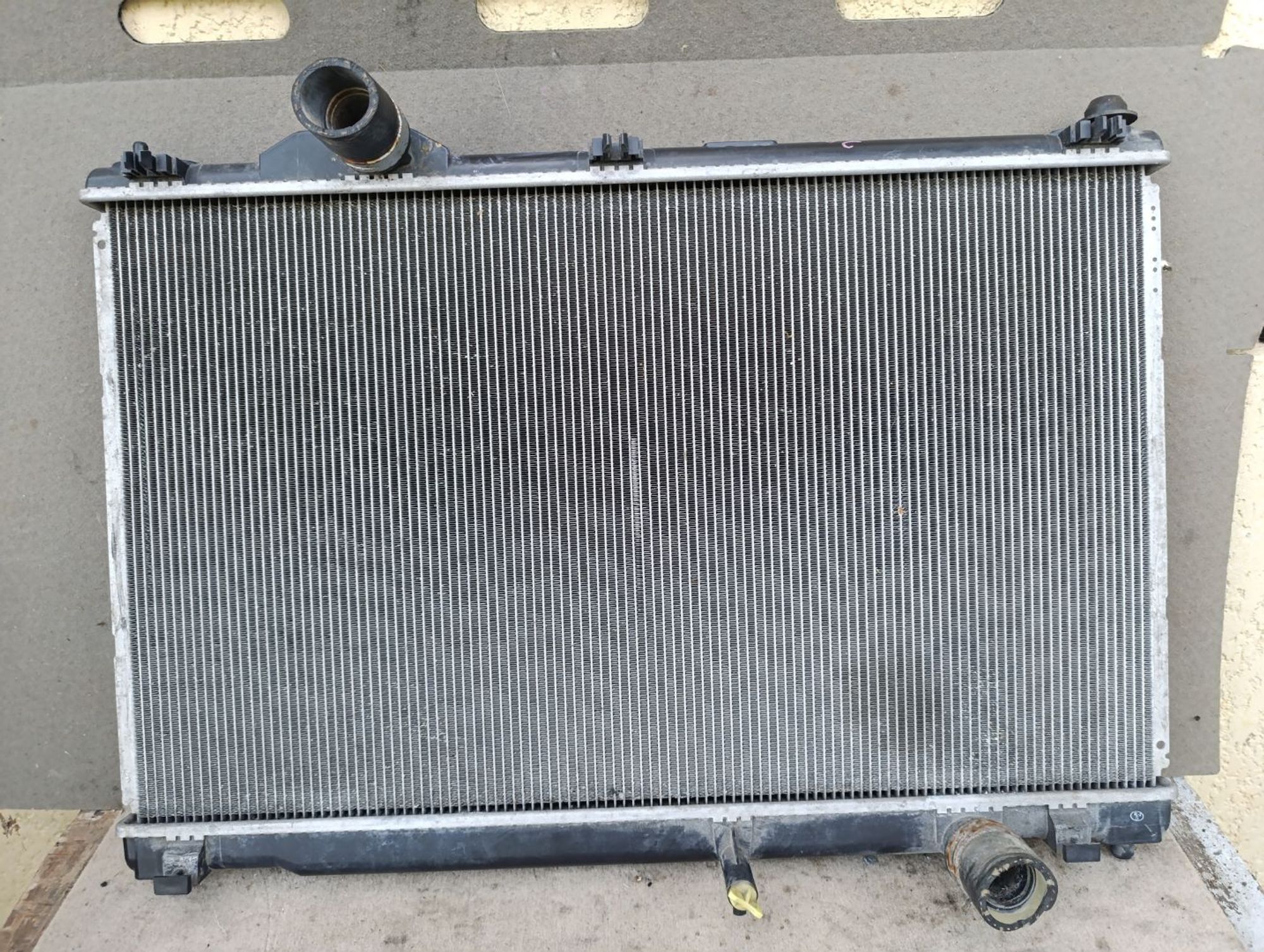 https://gcs.partsauto.market/rn-stockpro.appspot.com/thmbs/userImages/d9b05010c61782443e0b3e264cf05921/part/2e8b8eae-016c-488a-a41d-b31c363a25fa_1748952142695.jpg