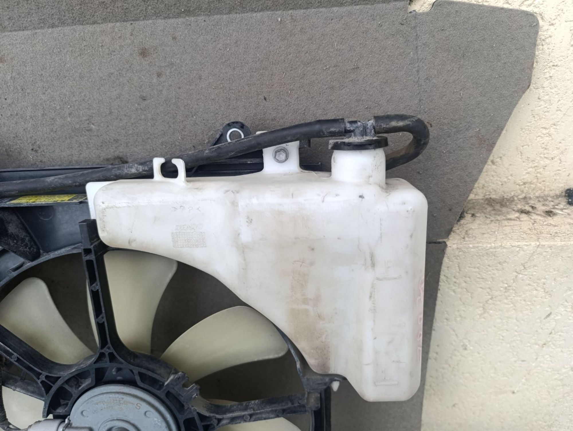 https://gcs.partsauto.market/rn-stockpro.appspot.com/thmbs/userImages/d9b05010c61782443e0b3e264cf05921/part/35aa8628-2d23-48c1-9e78-e1fd5fc07bd4_1748868921079.jpg