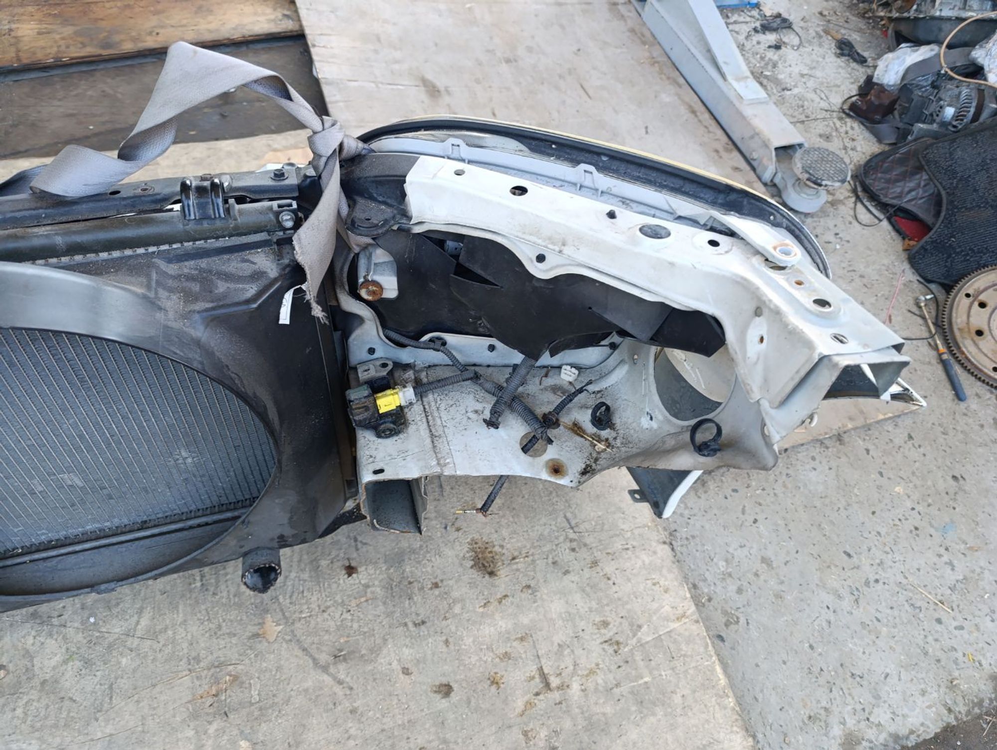 https://gcs.partsauto.market/rn-stockpro.appspot.com/thmbs/userImages/d9b05010c61782443e0b3e264cf05921/part/395880bc-8318-4fbd-a2aa-8e5a59050eae_1748761066523.jpg