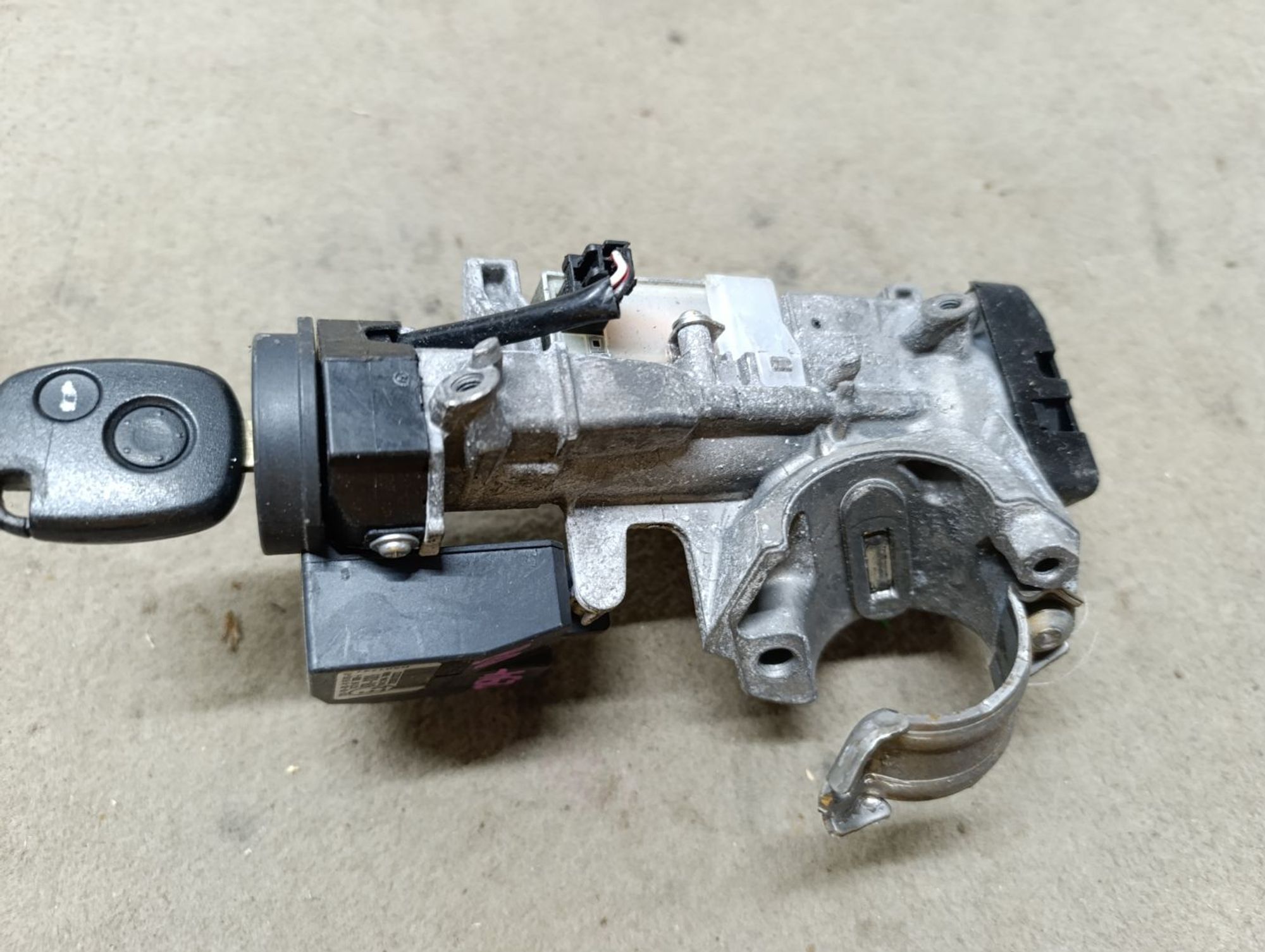 https://gcs.partsauto.market/rn-stockpro.appspot.com/thmbs/userImages/d9b05010c61782443e0b3e264cf05921/part/5ba8de54-30a8-4095-934b-6690a6c1a5ad_1750248291408.jpg