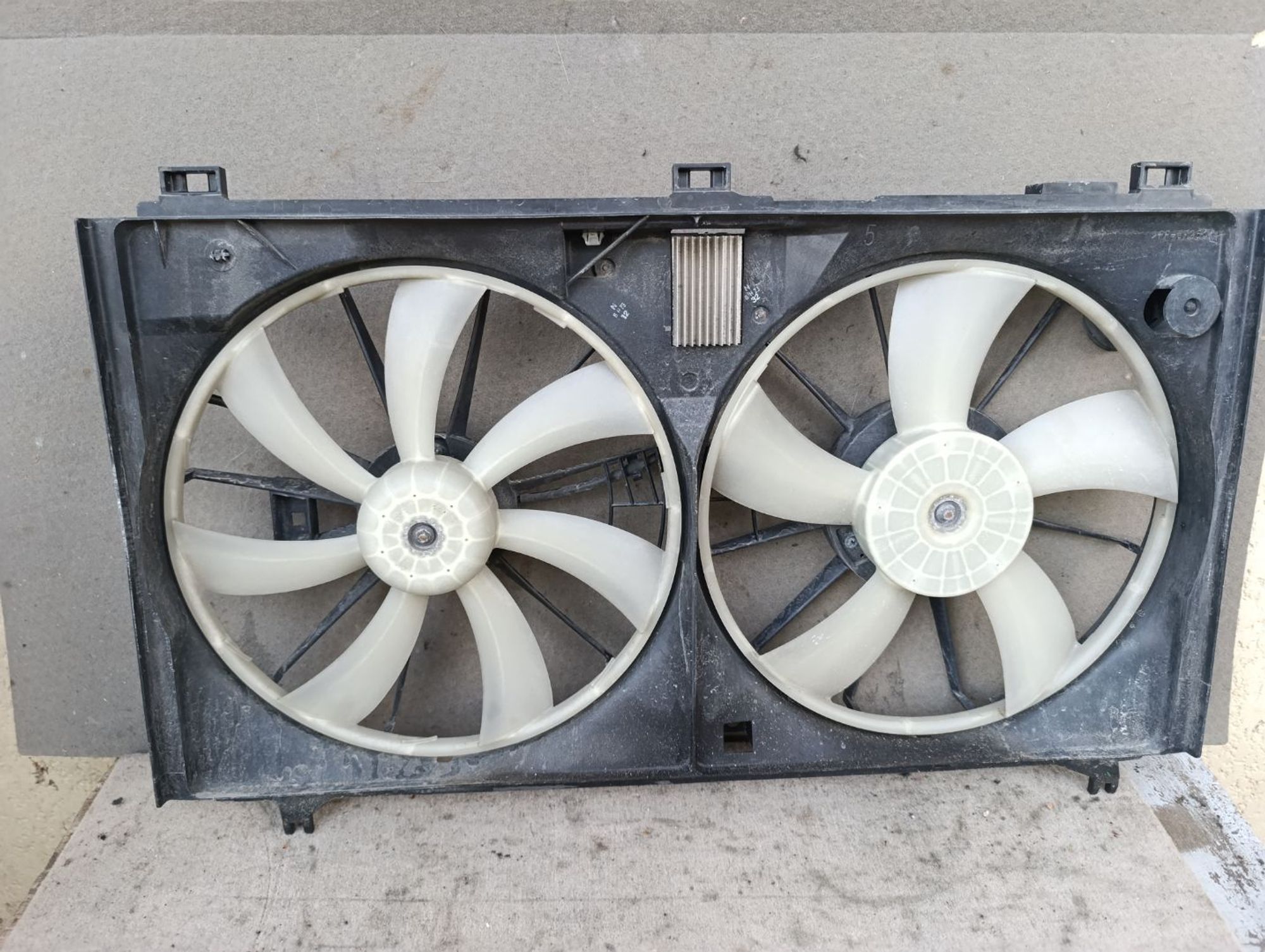 https://gcs.partsauto.market/rn-stockpro.appspot.com/thmbs/userImages/d9b05010c61782443e0b3e264cf05921/part/60473bee-2d95-4b02-99e9-73eb831be266_1748971009757.jpg