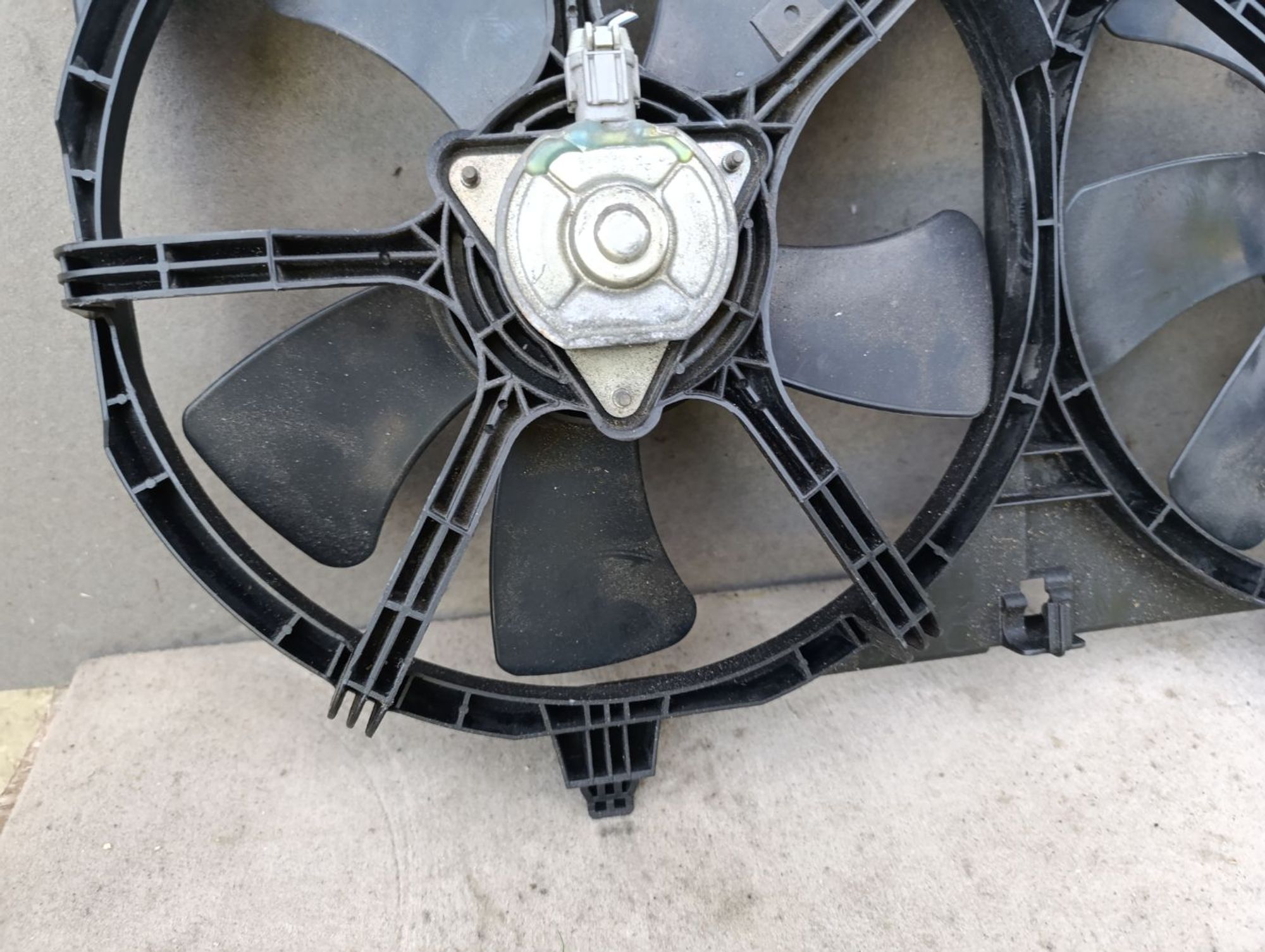 https://gcs.partsauto.market/rn-stockpro.appspot.com/thmbs/userImages/d9b05010c61782443e0b3e264cf05921/part/674a77fb-ae97-40ef-8213-2bcdd16cc262_1748781069728.jpg