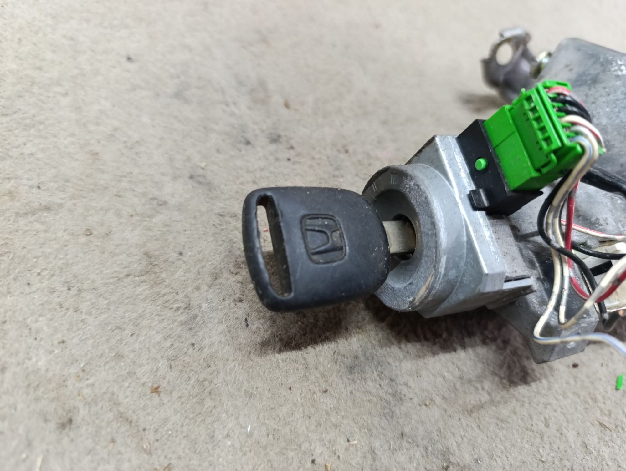 https://gcs.partsauto.market/rn-stockpro.appspot.com/thmbs/userImages/d9b05010c61782443e0b3e264cf05921/part/771bdea9-9ed7-4d51-980a-5c0808969659_1750248987034.jpg