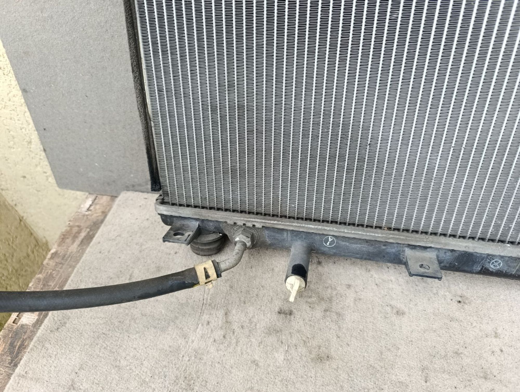 https://gcs.partsauto.market/rn-stockpro.appspot.com/thmbs/userImages/d9b05010c61782443e0b3e264cf05921/part/78fb08ec-795d-4621-8db6-70b4d8ad4abc_1748857759894.jpg
