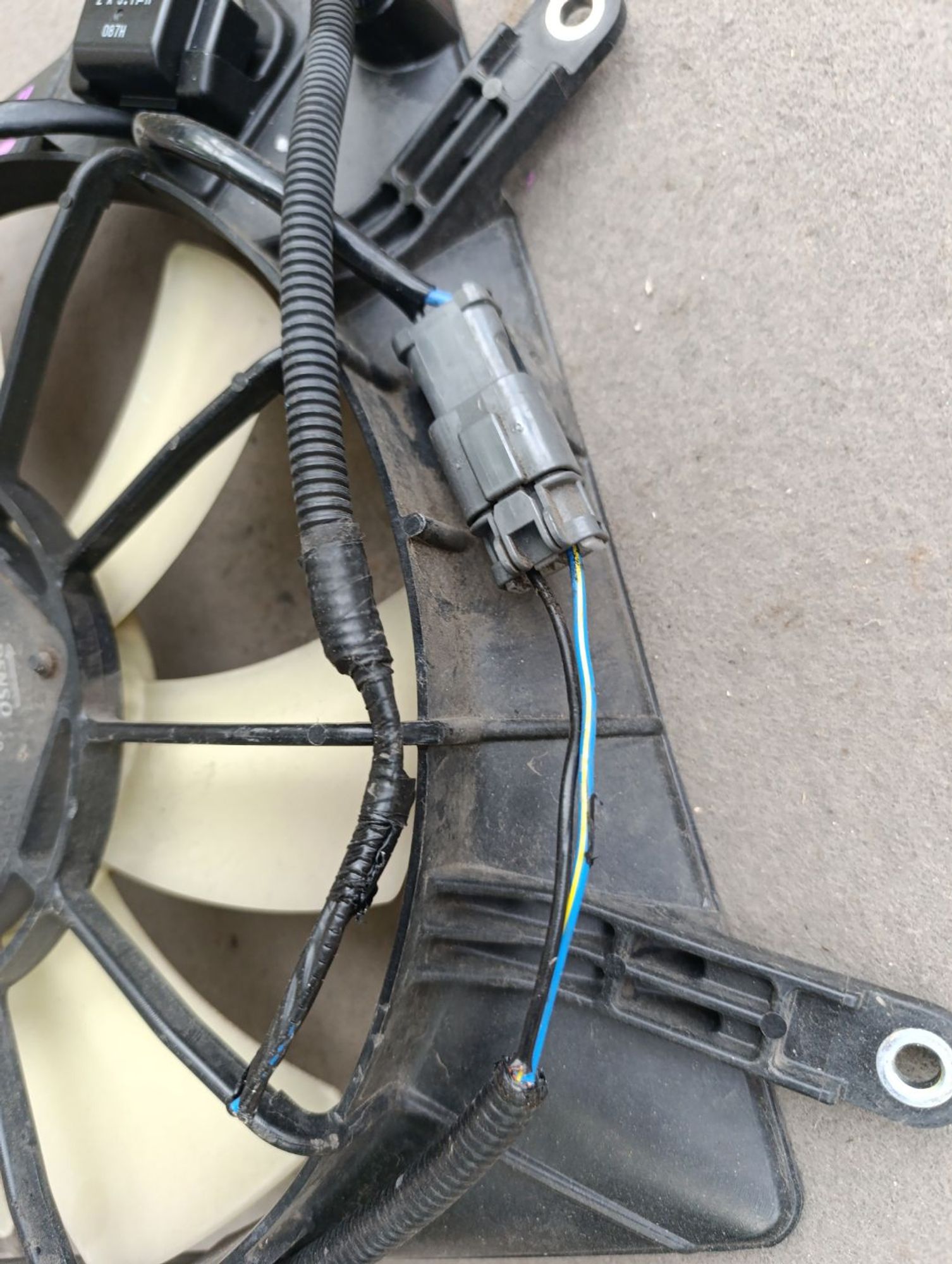 https://gcs.partsauto.market/rn-stockpro.appspot.com/thmbs/userImages/d9b05010c61782443e0b3e264cf05921/part/8e83b809-bb57-4f30-bc4c-fbbab2ac95e5_1748868249688.jpg