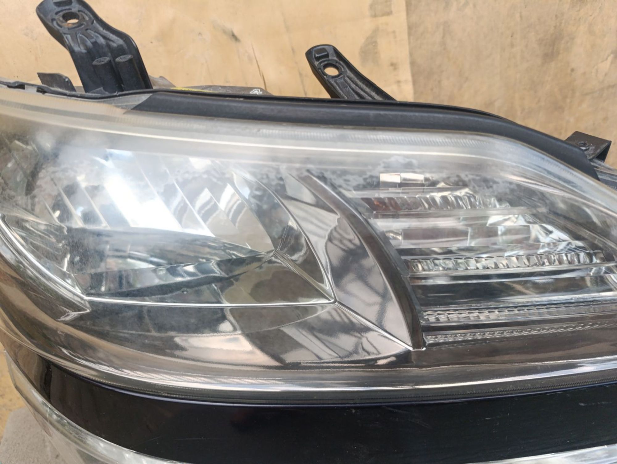 https://gcs.partsauto.market/rn-stockpro.appspot.com/thmbs/userImages/d9b05010c61782443e0b3e264cf05921/part/8fdc1dde-bcbd-41f0-825d-9c254414d3b6_1750518880219.jpg