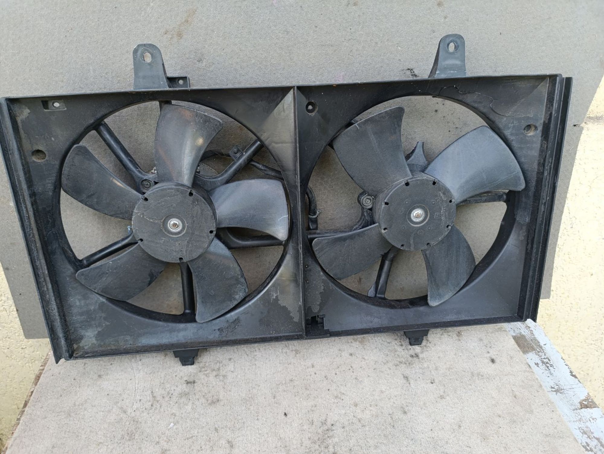 https://gcs.partsauto.market/rn-stockpro.appspot.com/thmbs/userImages/d9b05010c61782443e0b3e264cf05921/part/93729875-c6ab-42ec-aef6-b9d79543302b_1748784125620.jpg
