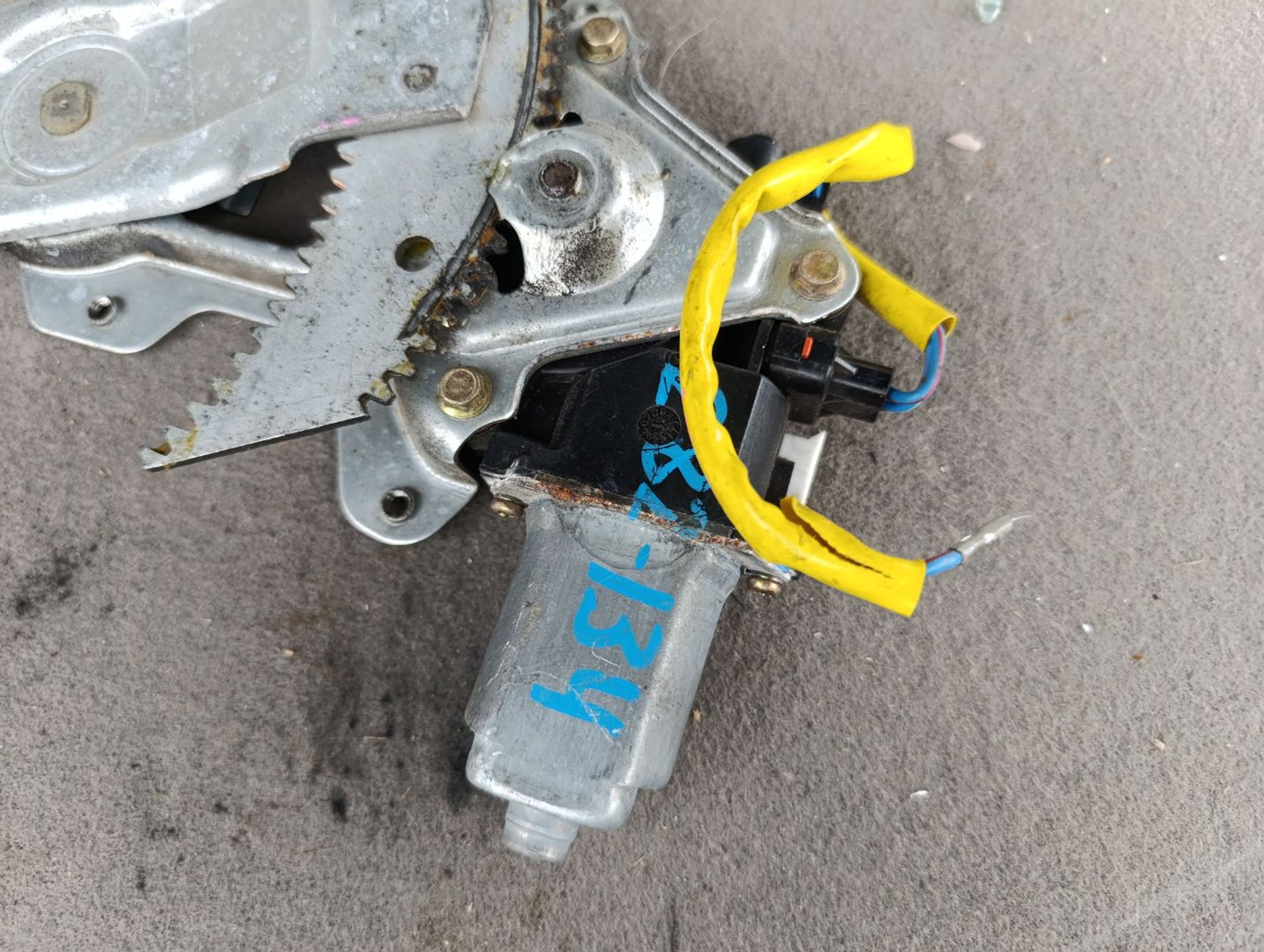 https://gcs.partsauto.market/rn-stockpro.appspot.com/thmbs/userImages/d9b05010c61782443e0b3e264cf05921/part/94950708-a2bb-4482-af80-ef1f88b3c42a_1749109107131.jpg
