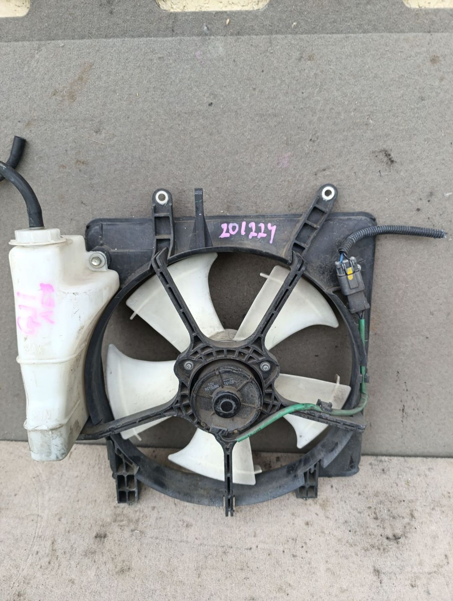 https://gcs.partsauto.market/rn-stockpro.appspot.com/thmbs/userImages/d9b05010c61782443e0b3e264cf05921/part/9dd18218-bc45-4cd2-ac53-45e26b67d6b3_1748868035306.jpg