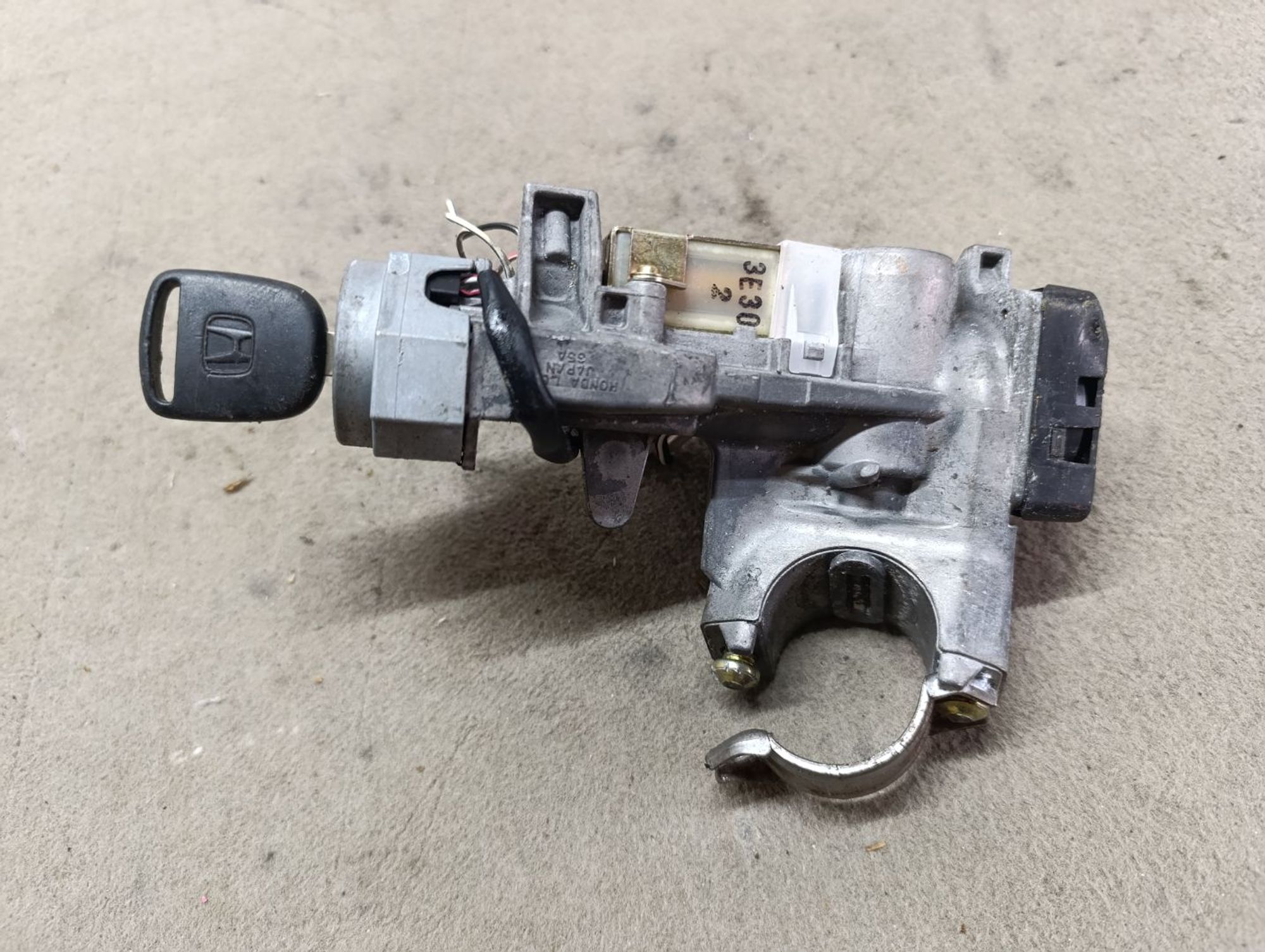 https://gcs.partsauto.market/rn-stockpro.appspot.com/thmbs/userImages/d9b05010c61782443e0b3e264cf05921/part/9f280e0d-15b3-45fc-99a1-5087539d6c1c_1750248990263.jpg