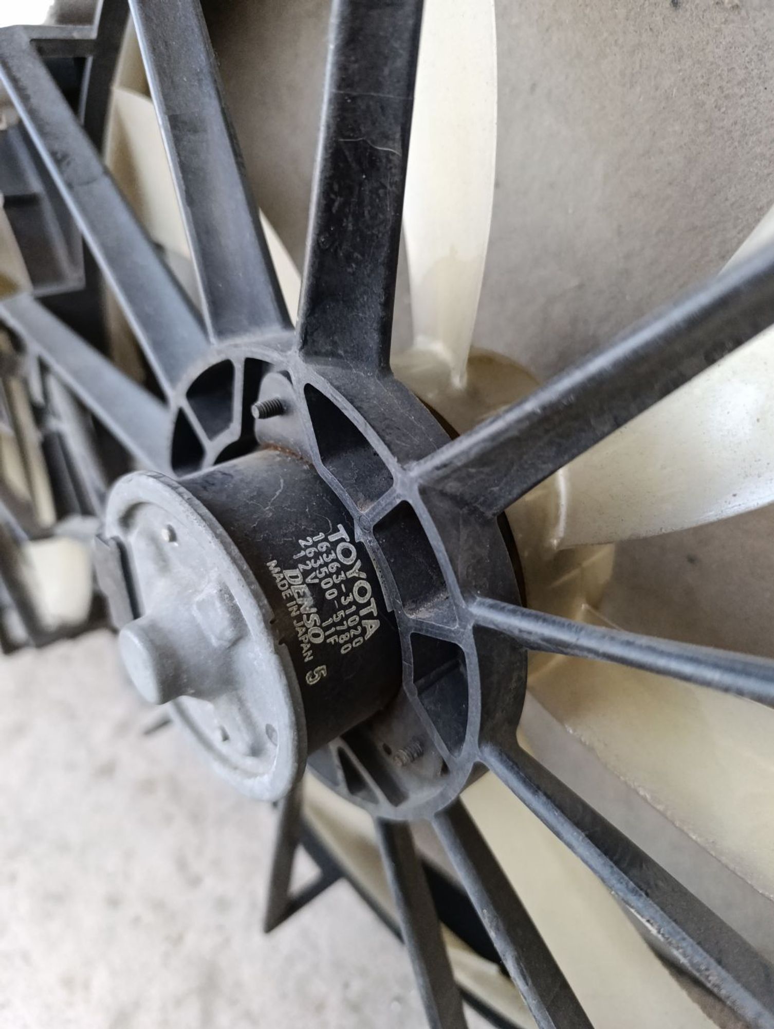 https://gcs.partsauto.market/rn-stockpro.appspot.com/thmbs/userImages/d9b05010c61782443e0b3e264cf05921/part/a67c45f7-4b06-4670-a021-6232b024592a_1748965204179.jpg