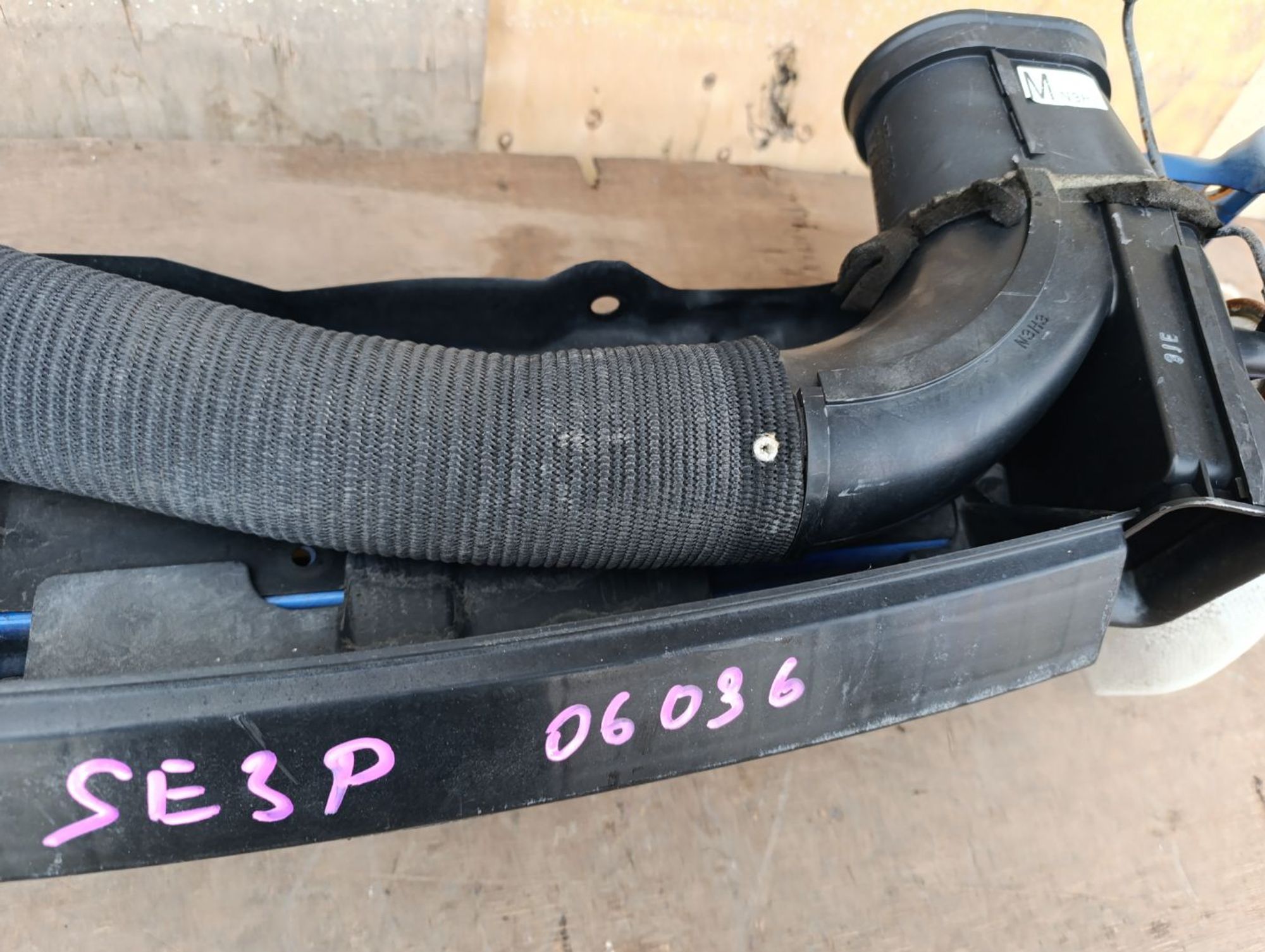 https://gcs.partsauto.market/rn-stockpro.appspot.com/thmbs/userImages/d9b05010c61782443e0b3e264cf05921/part/ab1113a7-af05-4ff2-8e7b-0aaa9fe50f32_1741261845658.jpg