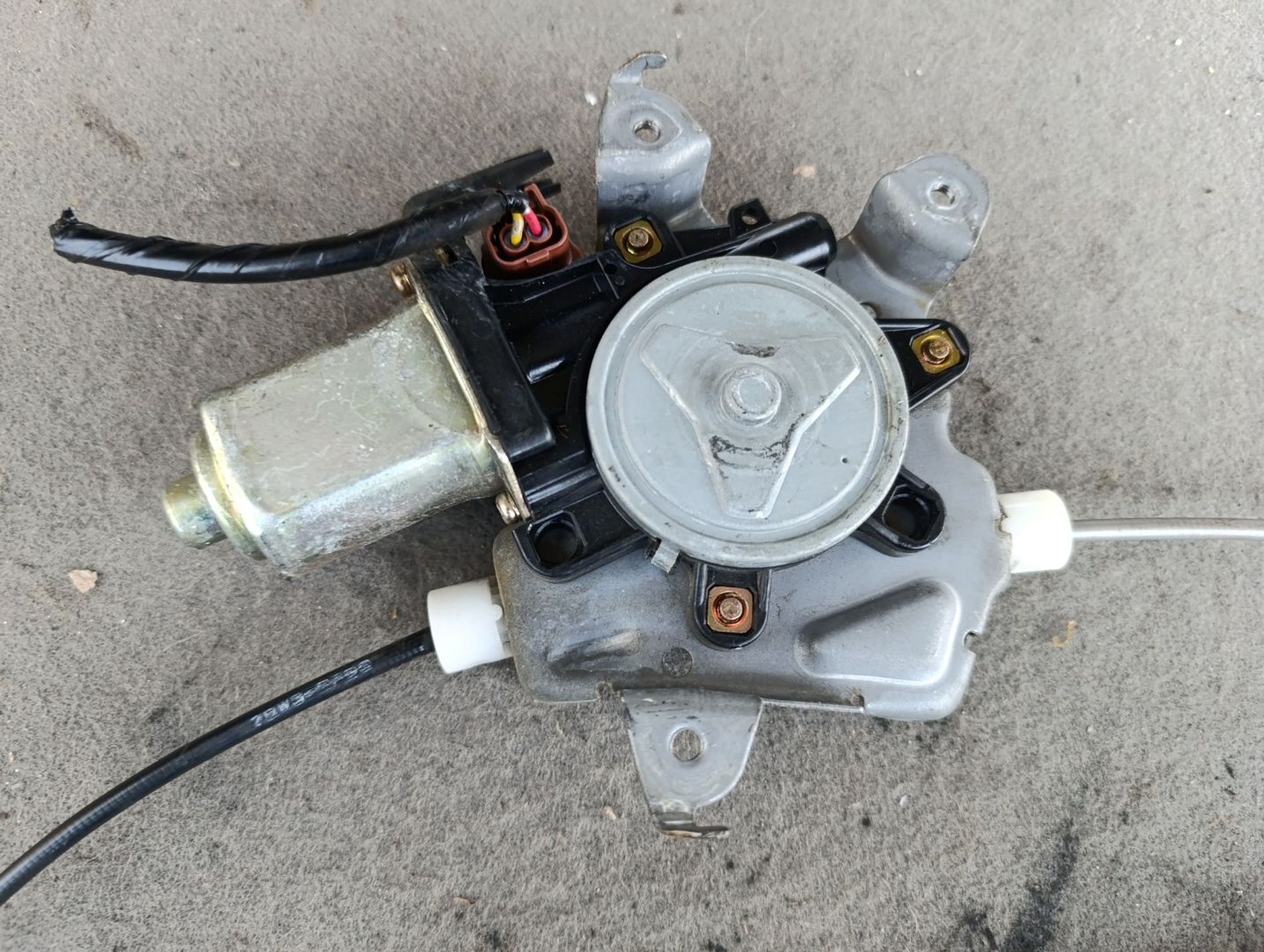 https://gcs.partsauto.market/rn-stockpro.appspot.com/thmbs/userImages/d9b05010c61782443e0b3e264cf05921/part/b1fdc147-0c58-4d1b-95f9-bc779d831c84_1749114533999.jpg