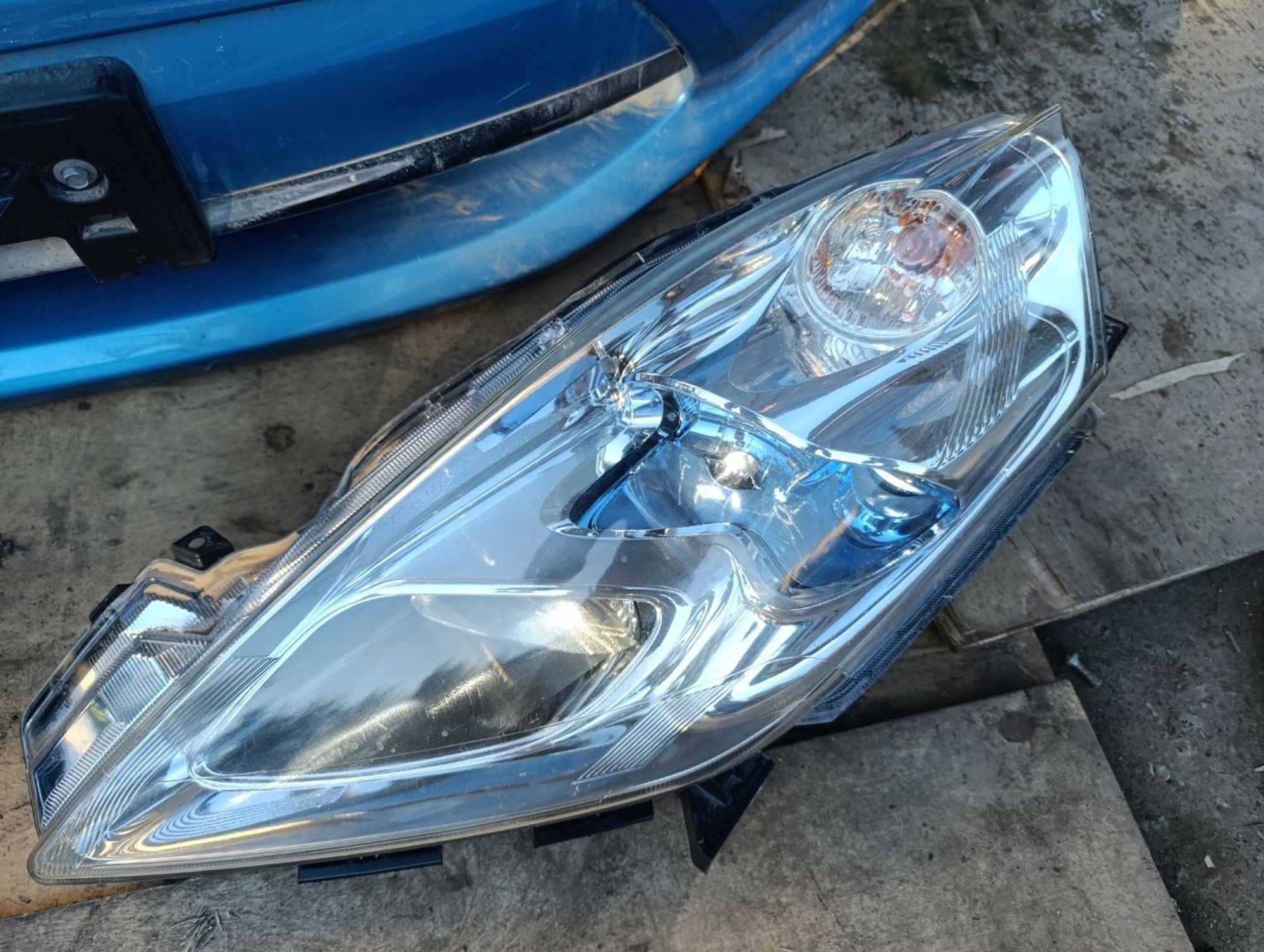 https://gcs.partsauto.market/rn-stockpro.appspot.com/thmbs/userImages/d9b05010c61782443e0b3e264cf05921/part/c52f1e16-75e0-4ae2-9b7b-6ace30009778_1748705440065.jpg