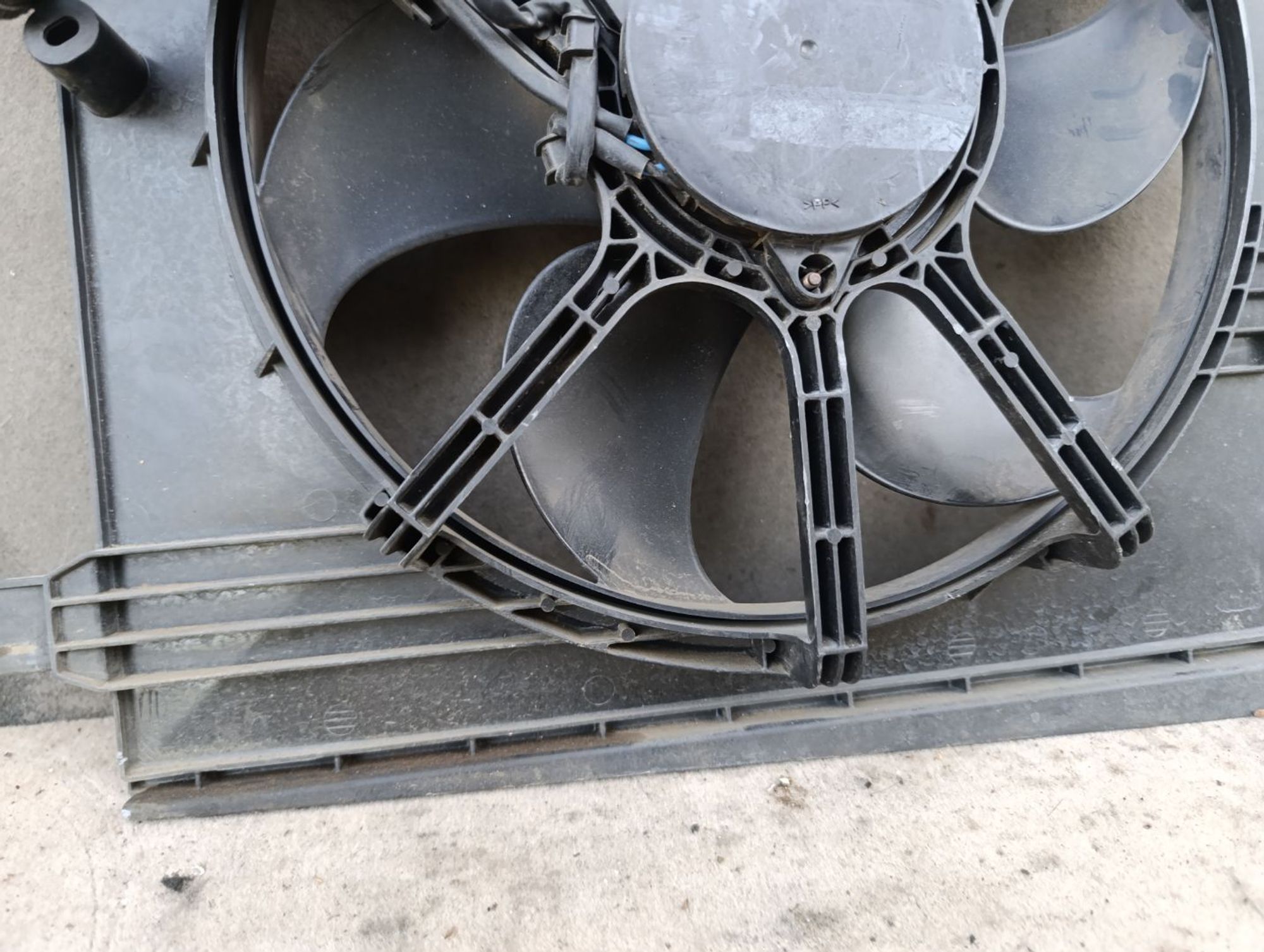 https://gcs.partsauto.market/rn-stockpro.appspot.com/thmbs/userImages/d9b05010c61782443e0b3e264cf05921/part/ce5f7e6d-9ef9-4e0d-b89d-1a33d39f6f17_1748961075663.jpg