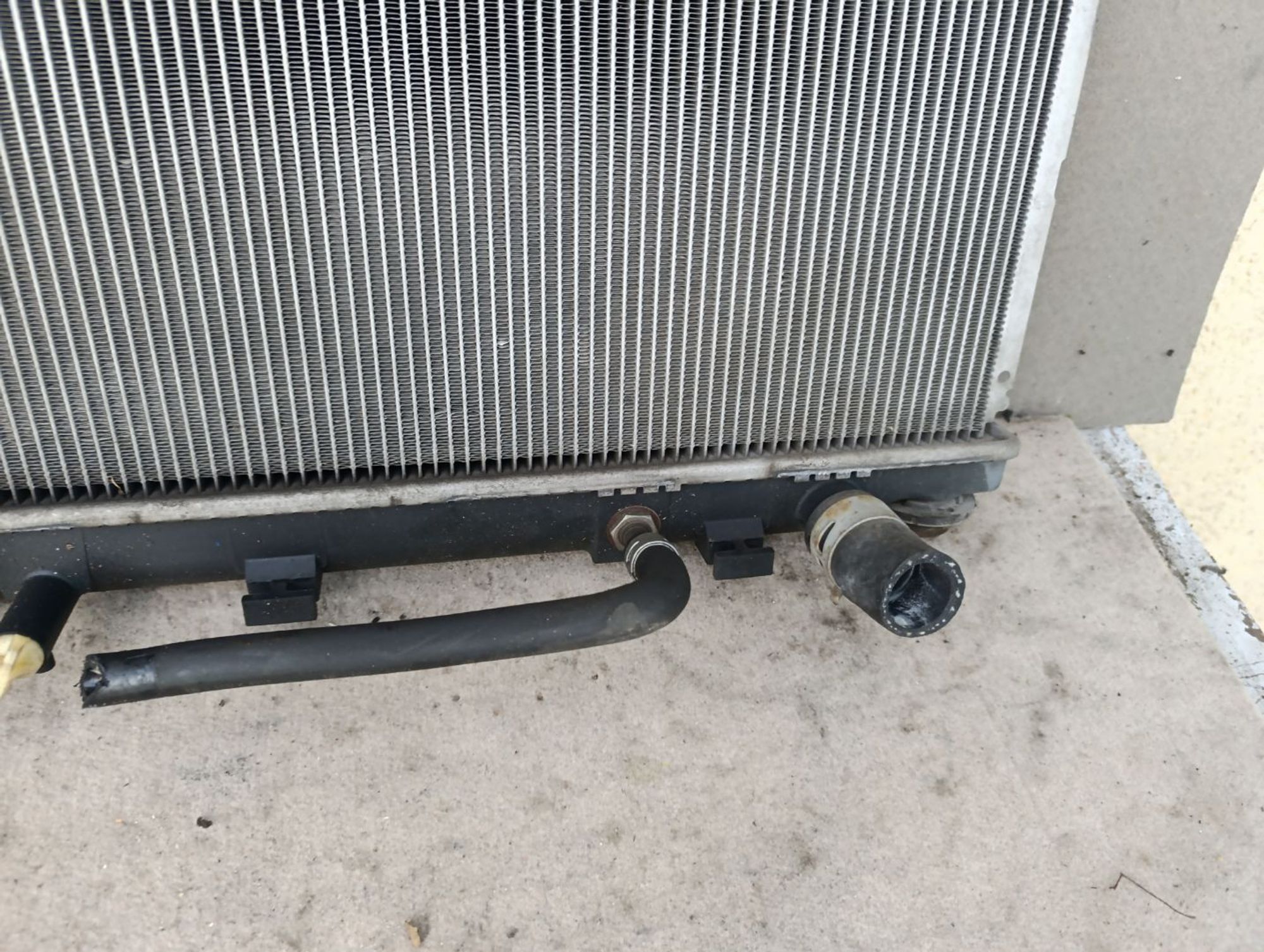 https://gcs.partsauto.market/rn-stockpro.appspot.com/thmbs/userImages/d9b05010c61782443e0b3e264cf05921/part/d02fe286-a43a-463d-a7d4-7d3fda38c6cb_1748952877035.jpg