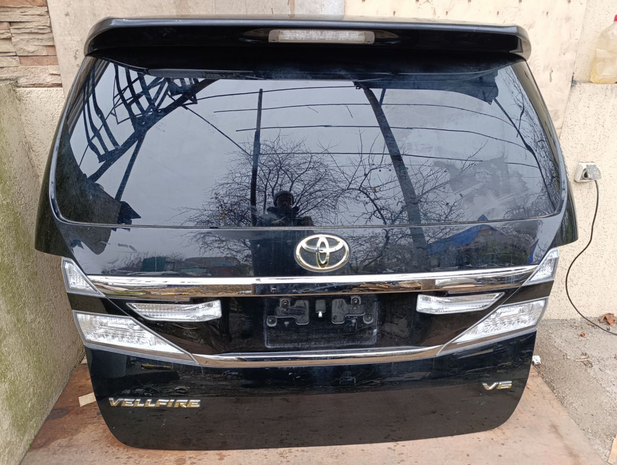 Дверь багажника Toyota Vellfire GGh20