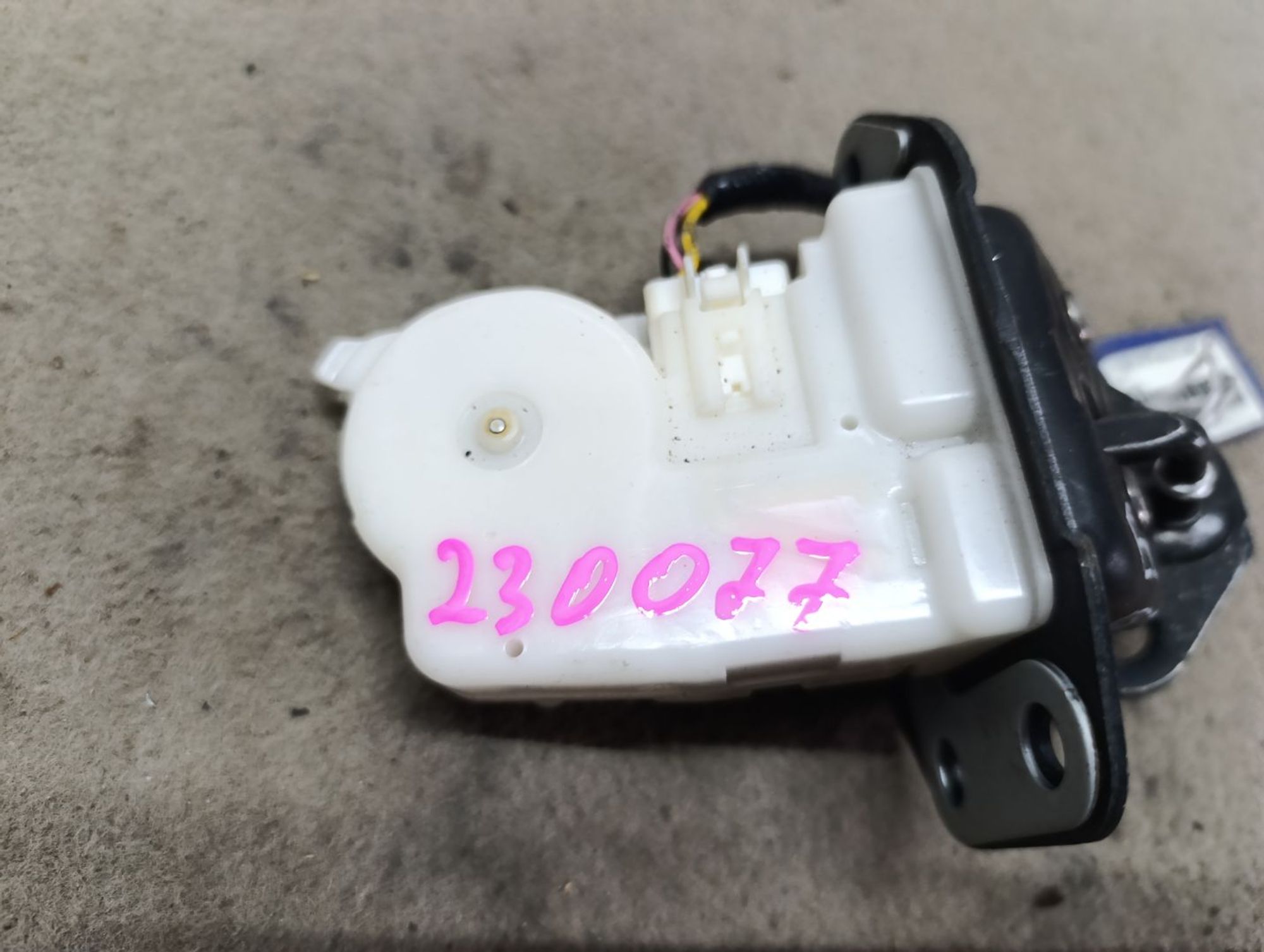 https://gcs.partsauto.market/rn-stockpro.appspot.com/thmbs/userImages/d9b05010c61782443e0b3e264cf05921/part/d9be7f0e-09a0-42de-b004-92ec5f59f59c_1750249922348.jpg