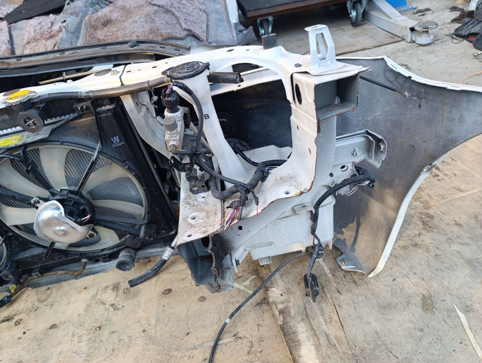 https://gcs.partsauto.market/rn-stockpro.appspot.com/thmbs/userImages/d9b05010c61782443e0b3e264cf05921/part/e1ffca91-3a1a-4293-ba60-2a3734592081_1748708371930.jpg