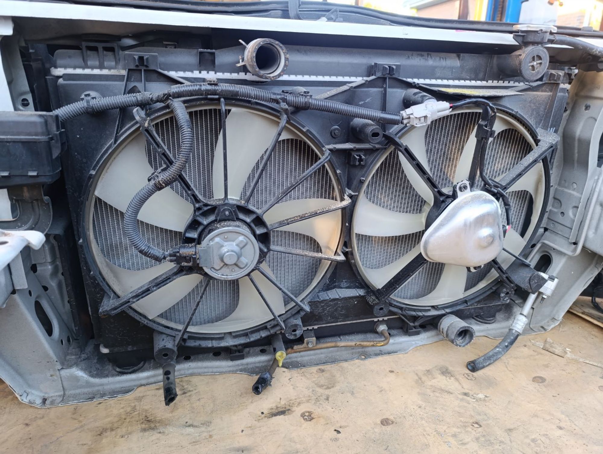 https://gcs.partsauto.market/rn-stockpro.appspot.com/thmbs/userImages/d9b05010c61782443e0b3e264cf05921/part/f099ba1b-4e69-4180-bf55-68f5ee296955_1748708367924.jpg