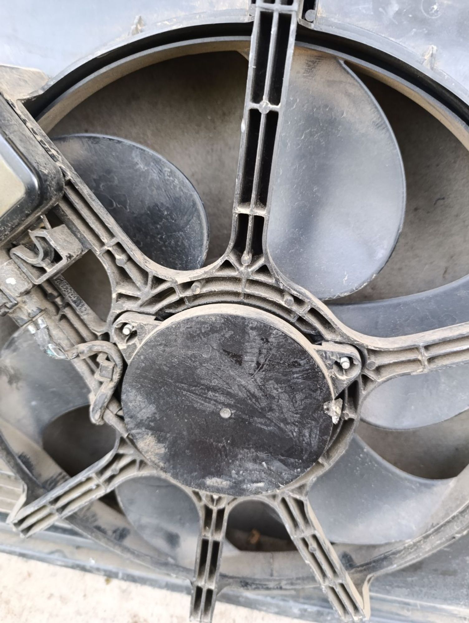 https://gcs.partsauto.market/rn-stockpro.appspot.com/thmbs/userImages/d9b05010c61782443e0b3e264cf05921/part/f64a21f7-7118-4e73-83fa-53364fd8f45b_1748961211860.jpg