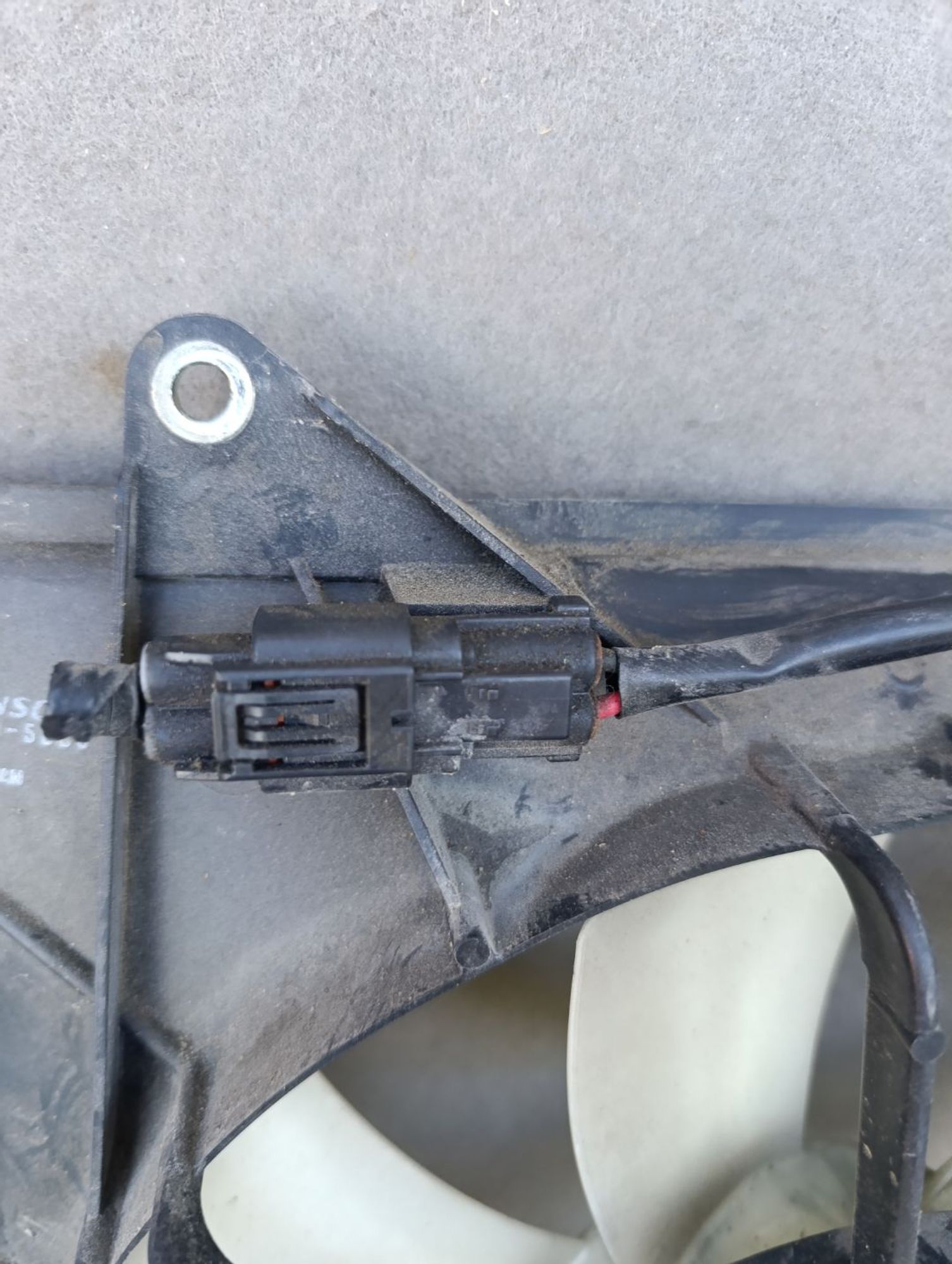 https://gcs.partsauto.market/rn-stockpro.appspot.com/thmbs/userImages/d9b05010c61782443e0b3e264cf05921/part/f69ab634-4936-4bef-a1ed-b3dfd90f93b9_1748701923471.jpg