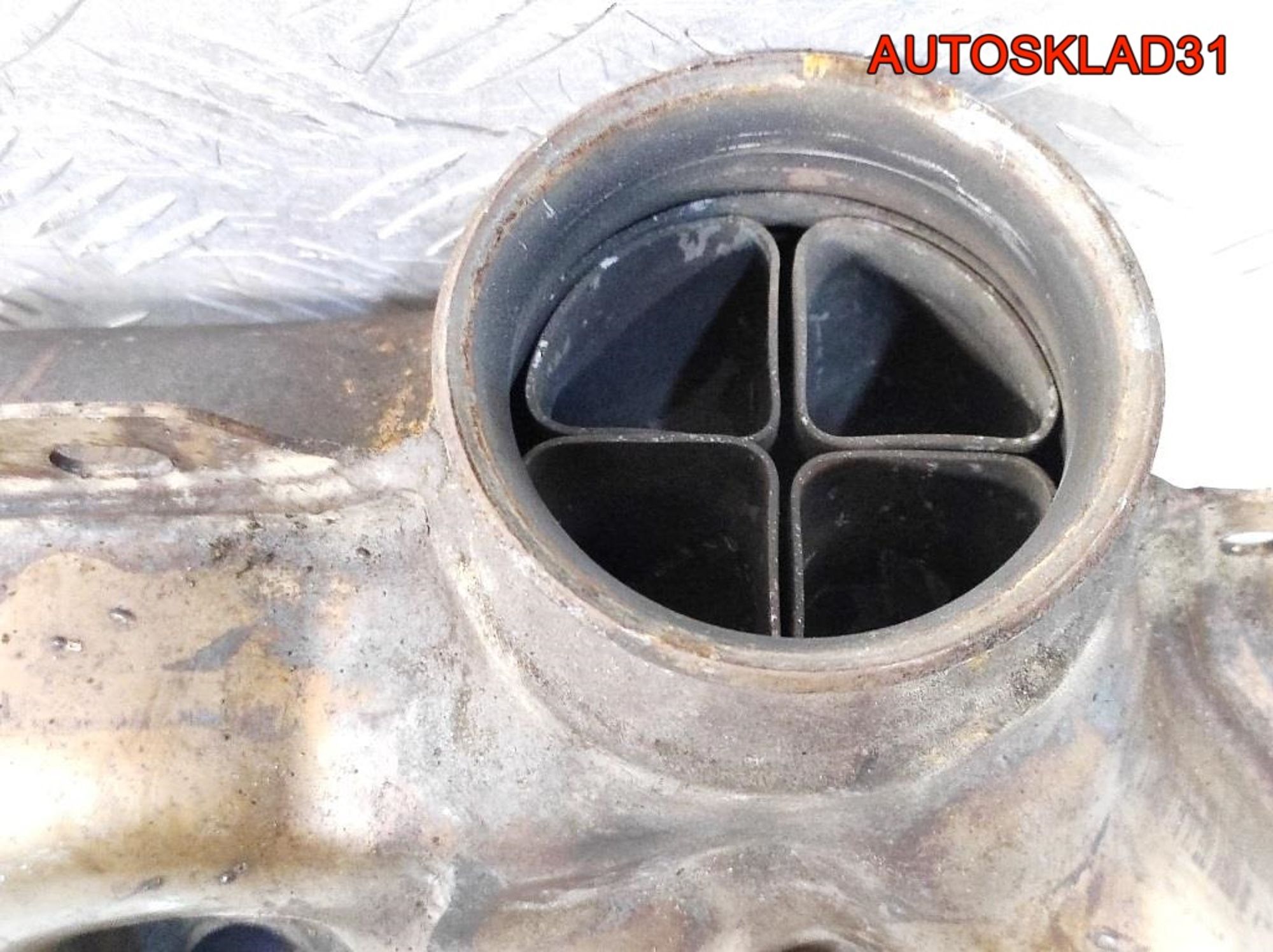 https://gcs.partsauto.market/rn-stockpro.appspot.com/thmbs/userImages/edda01b21c13eaa6671738306aa09410/part/042fcaa3-8504-4919-8993-4c7c374c7418_1736842846120.jpg