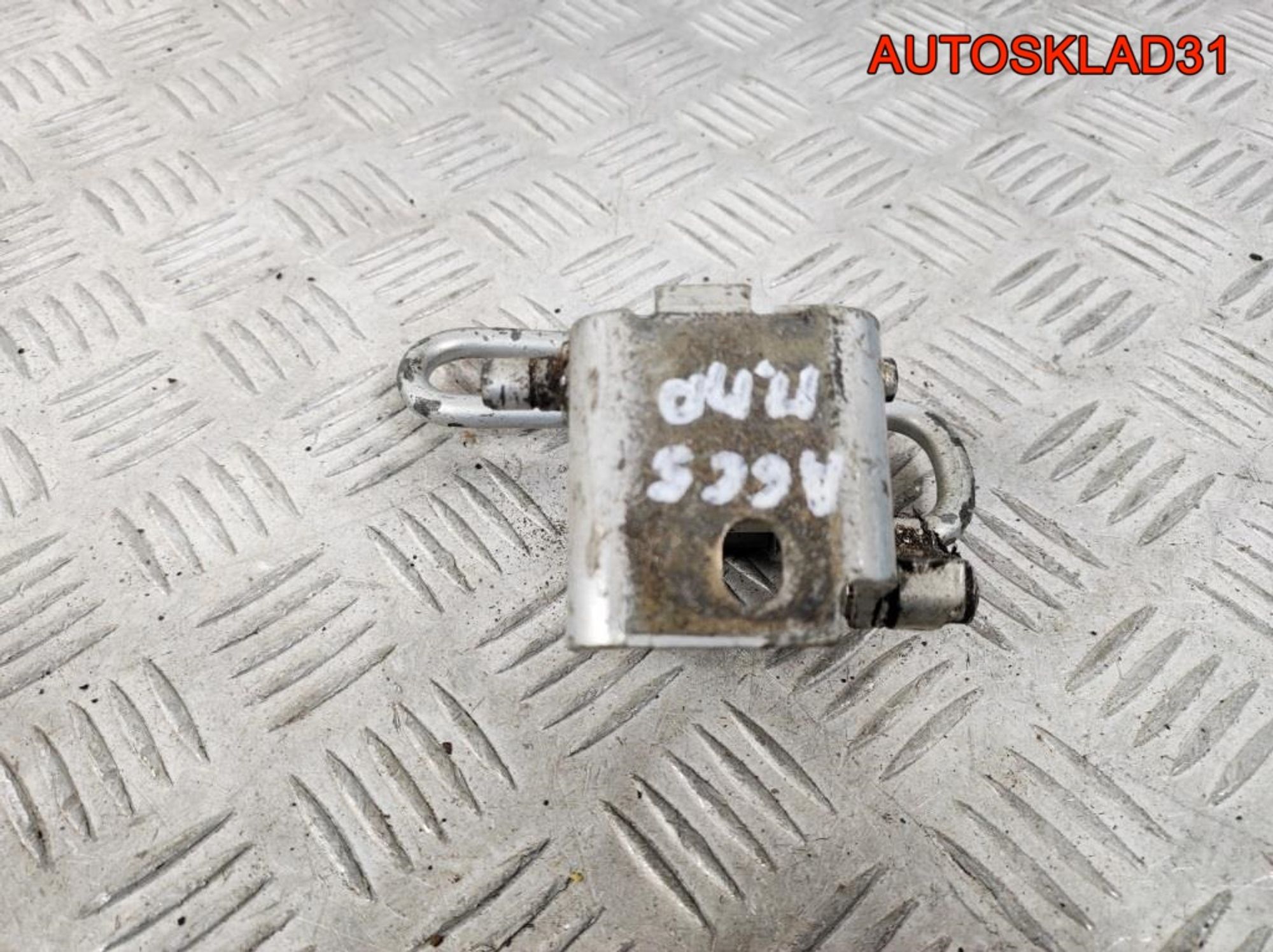 https://gcs.partsauto.market/rn-stockpro.appspot.com/thmbs/userImages/edda01b21c13eaa6671738306aa09410/part/0b75278d-403c-4e0e-8006-f1d3bebe744f_1732793128072.jpg