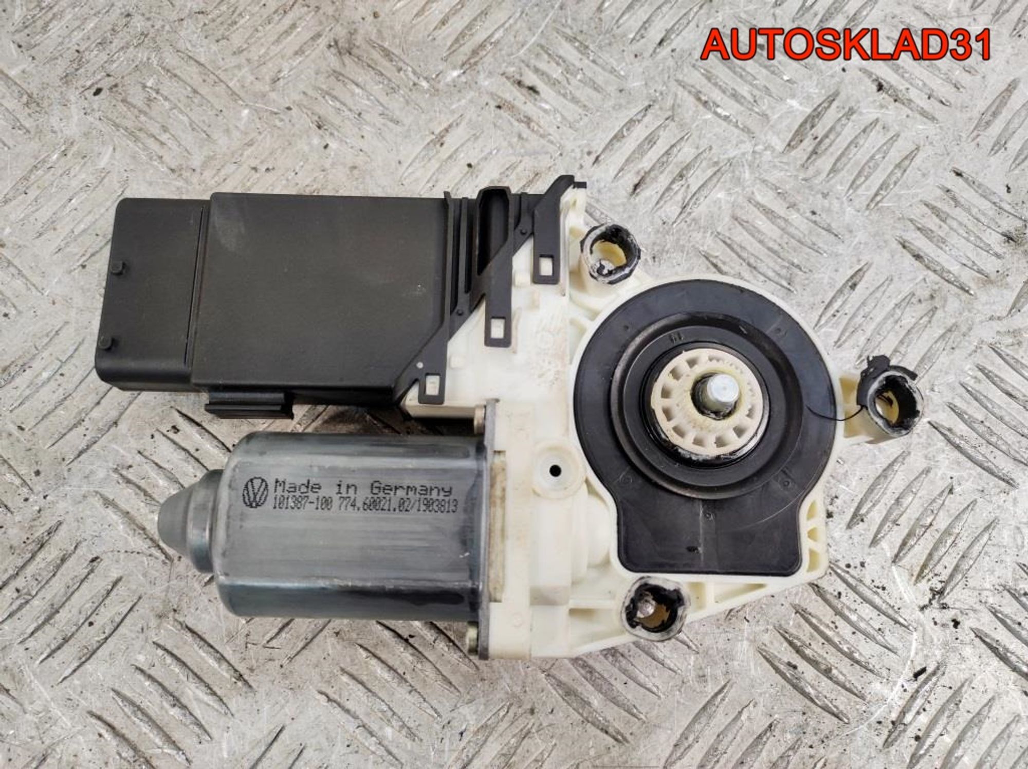 https://gcs.partsauto.market/rn-stockpro.appspot.com/thmbs/userImages/edda01b21c13eaa6671738306aa09410/part/253c5c10-7f9e-4c14-bf7a-77b1a81ced75_1744815890189.jpg