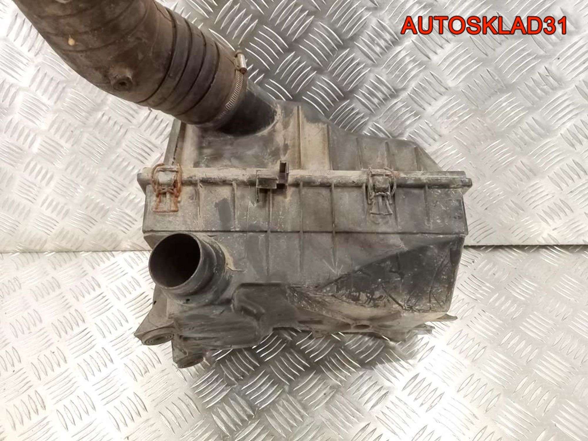 https://gcs.partsauto.market/rn-stockpro.appspot.com/thmbs/userImages/edda01b21c13eaa6671738306aa09410/part/3798572a-ebd4-451a-b60e-3682fe05f03f_1735049839348.jpg