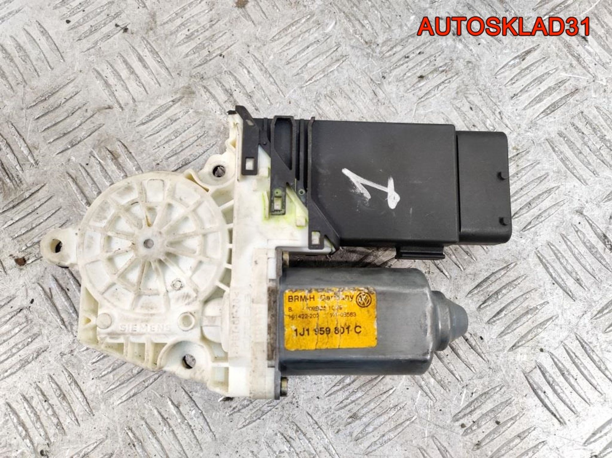 https://gcs.partsauto.market/rn-stockpro.appspot.com/thmbs/userImages/edda01b21c13eaa6671738306aa09410/part/5c9b8170-6c0d-4188-b3f7-0813e55eff08_1744807845545.jpg