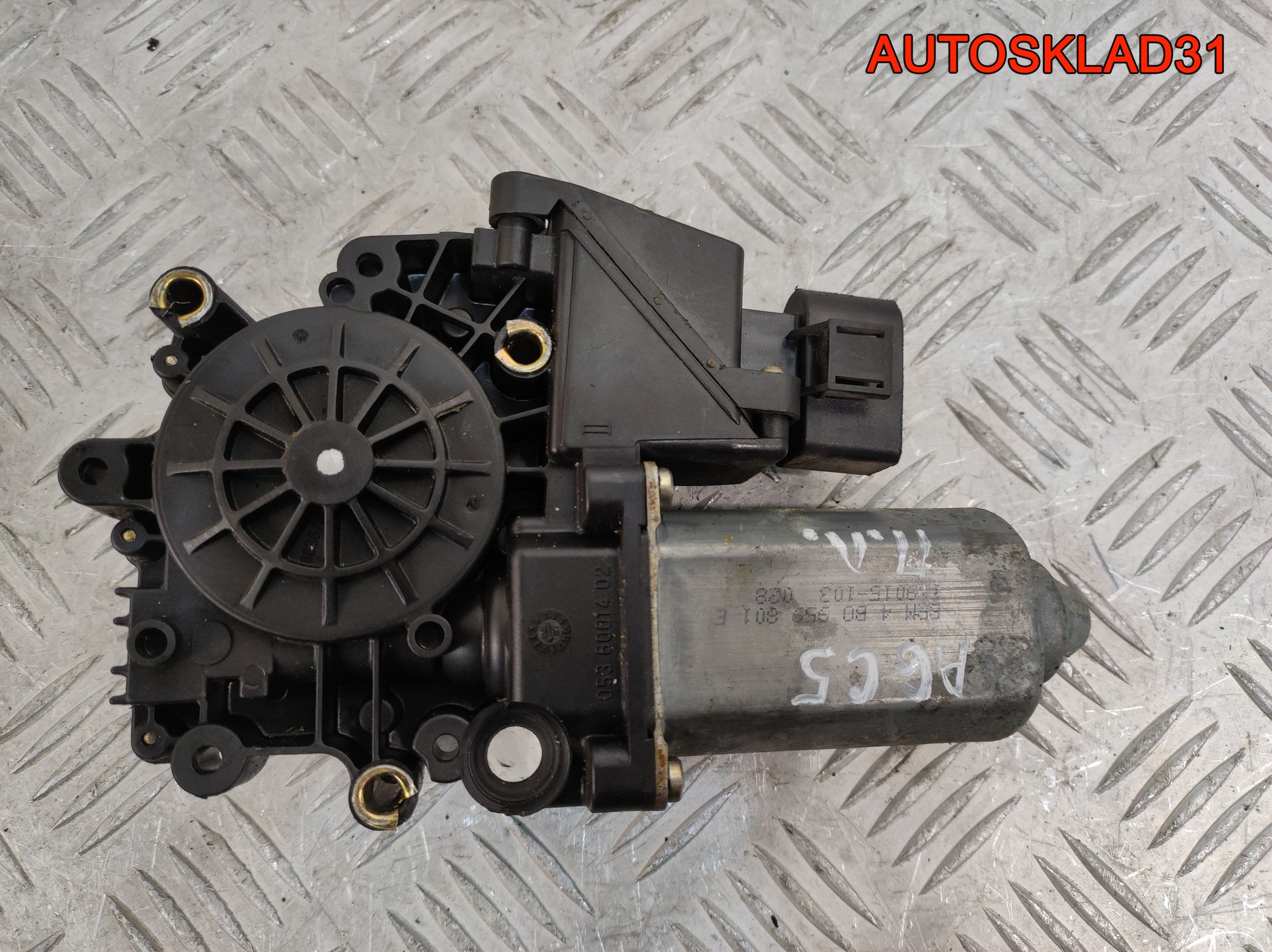https://gcs.partsauto.market/rn-stockpro.appspot.com/thmbs/userImages/edda01b21c13eaa6671738306aa09410/part/64a352fe-1800-4b68-87f1-0d1a1f4f80e3_1742989720841.jpg