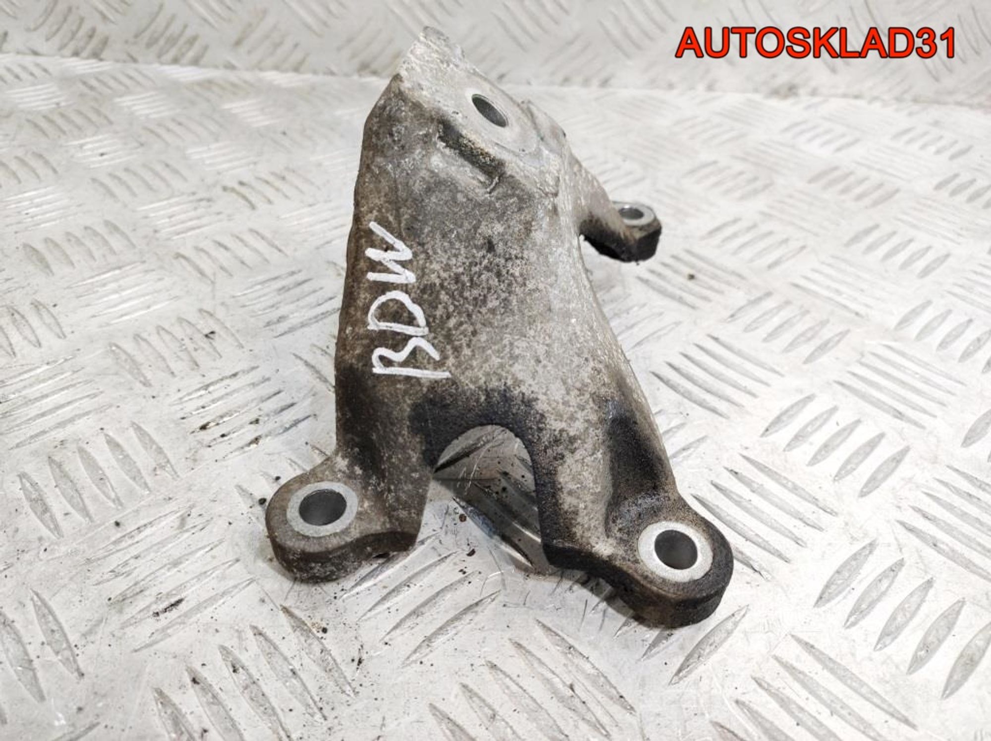 https://gcs.partsauto.market/rn-stockpro.appspot.com/thmbs/userImages/edda01b21c13eaa6671738306aa09410/part/7519e358-0956-4bc5-8701-605f2d4fa12a_1742904722439.jpg