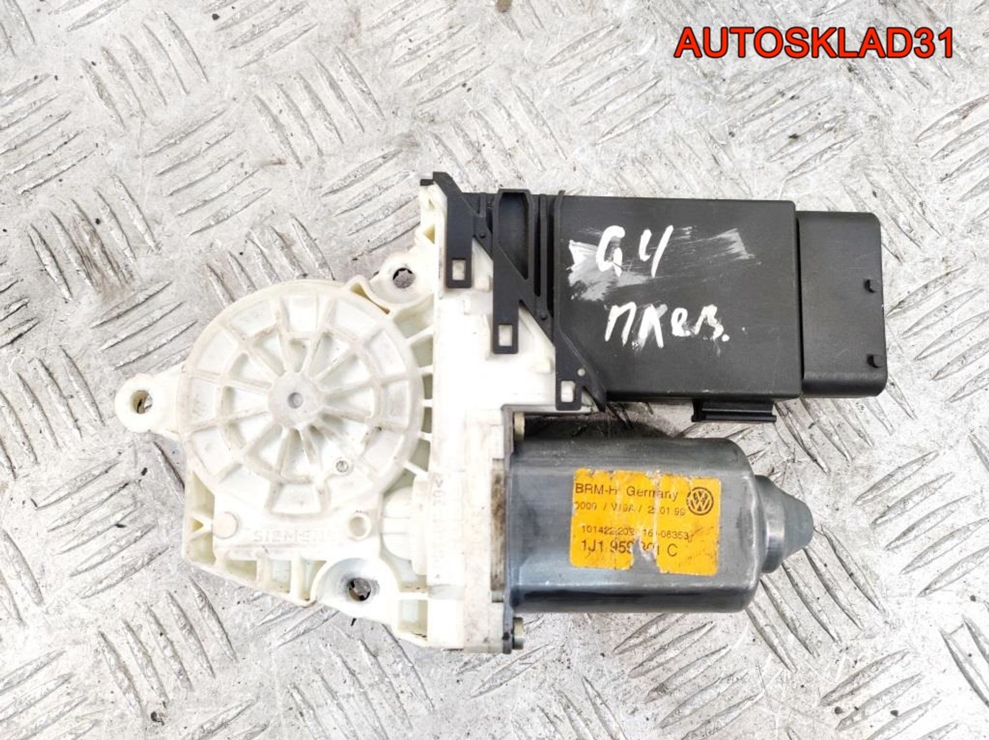 https://gcs.partsauto.market/rn-stockpro.appspot.com/thmbs/userImages/edda01b21c13eaa6671738306aa09410/part/b9b4b90b-2bc1-435b-aba1-3e8c71714ab4_1744872227527.jpg