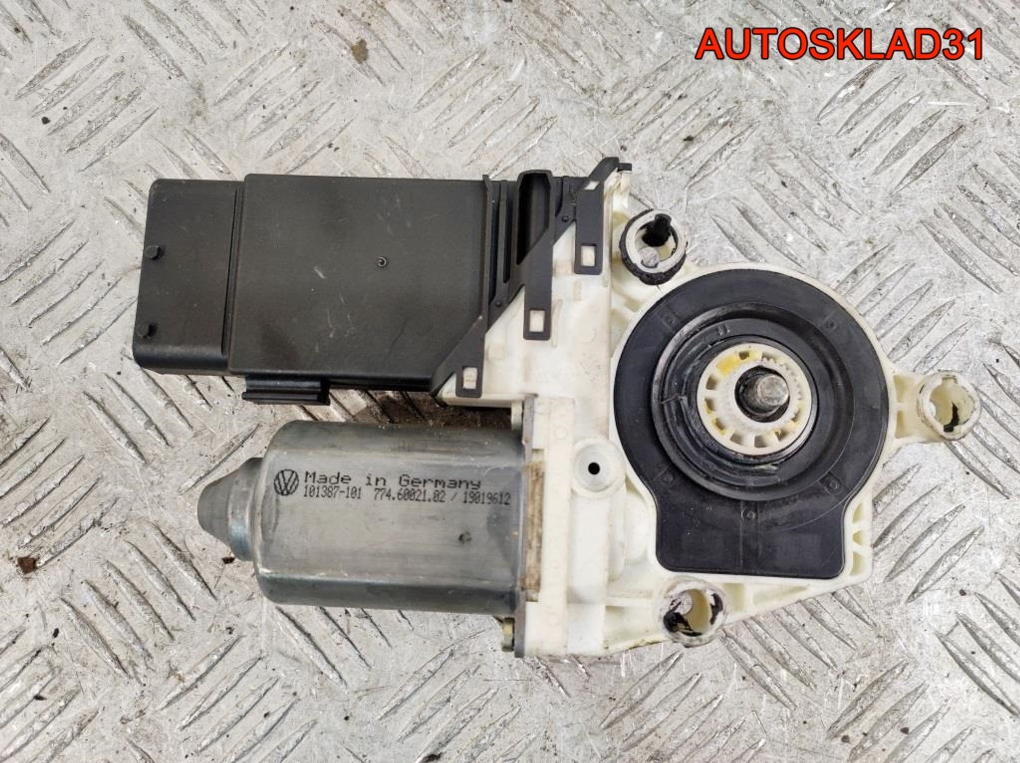 https://gcs.partsauto.market/rn-stockpro.appspot.com/thmbs/userImages/edda01b21c13eaa6671738306aa09410/part/d67789ae-c649-430a-83b2-8697f9f72ae7_1744872227702.jpg
