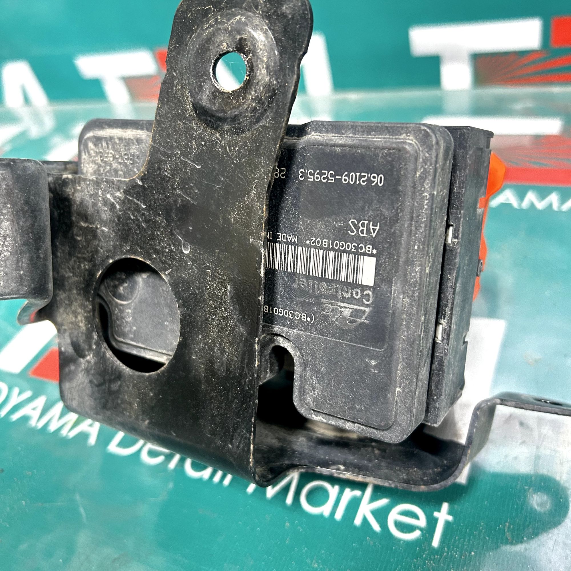 https://gcs.partsauto.market/rn-stockpro.appspot.com/thmbs/userImages/f760f11a3c45fd9951772907372c71da/part/83c53061-4bc6-4e6c-b53d-b089095ef277_1748534476620.jpg
